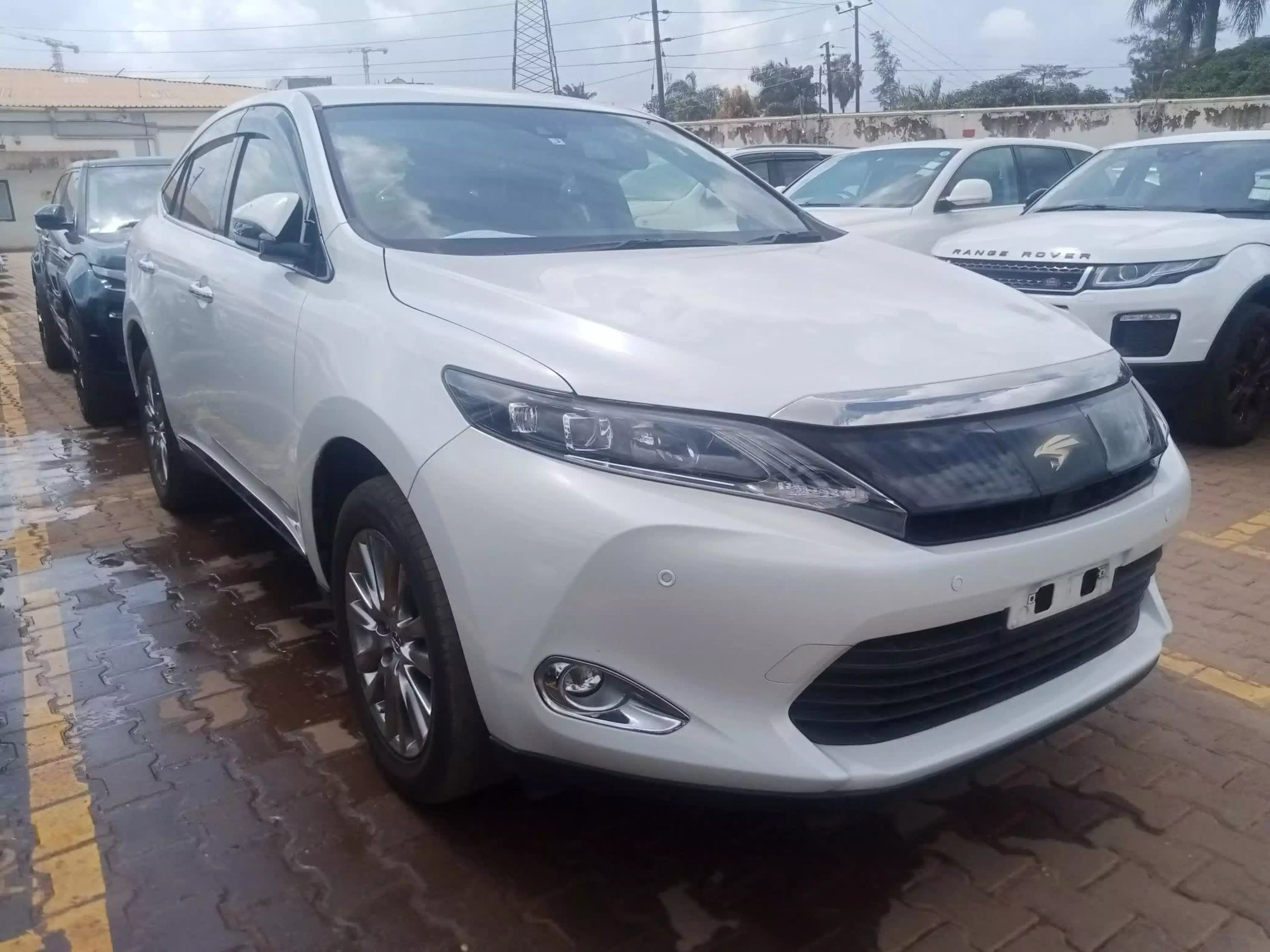 Toyota Harrier  - 2015