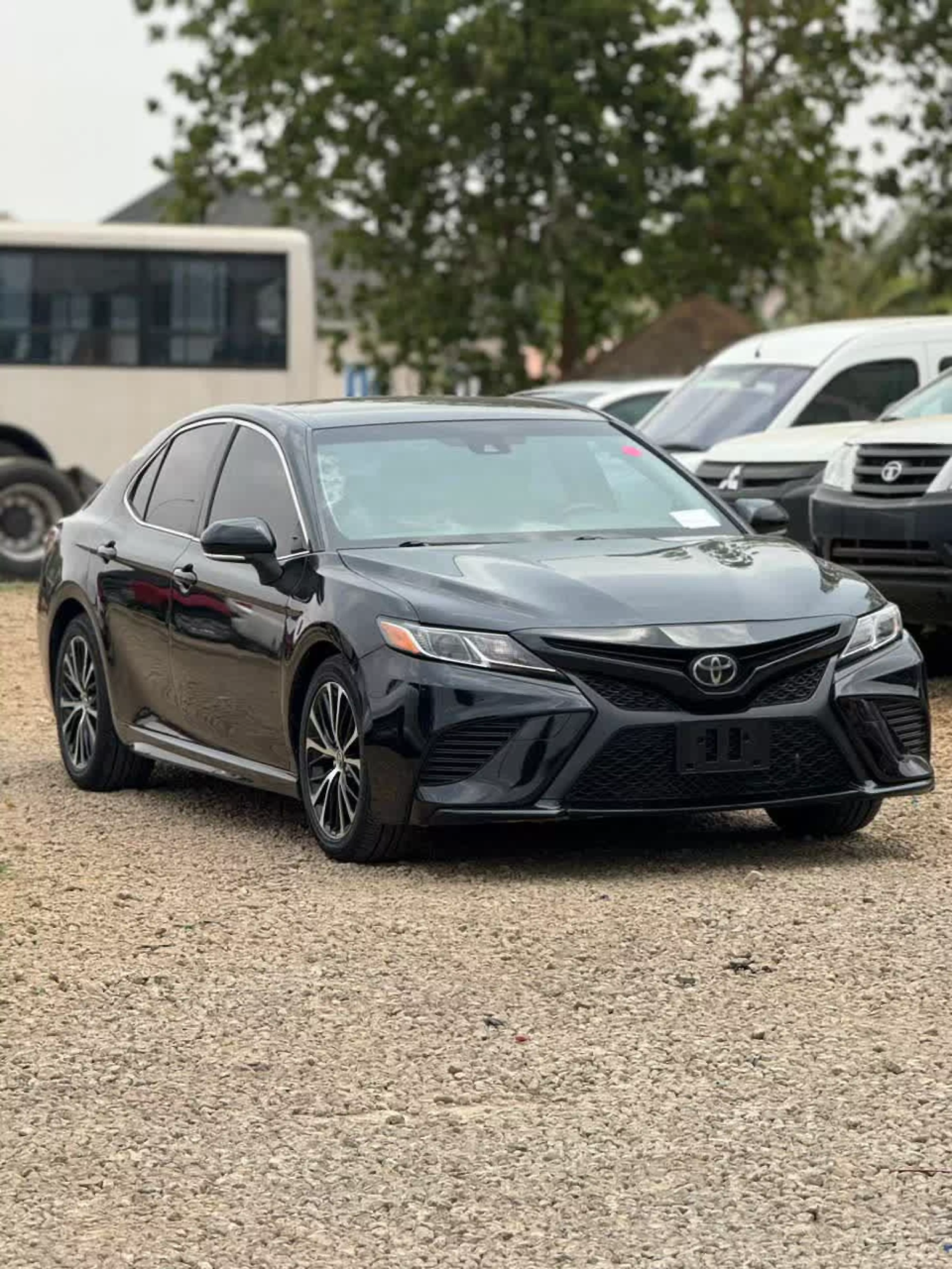 Toyota Camry  - 2018