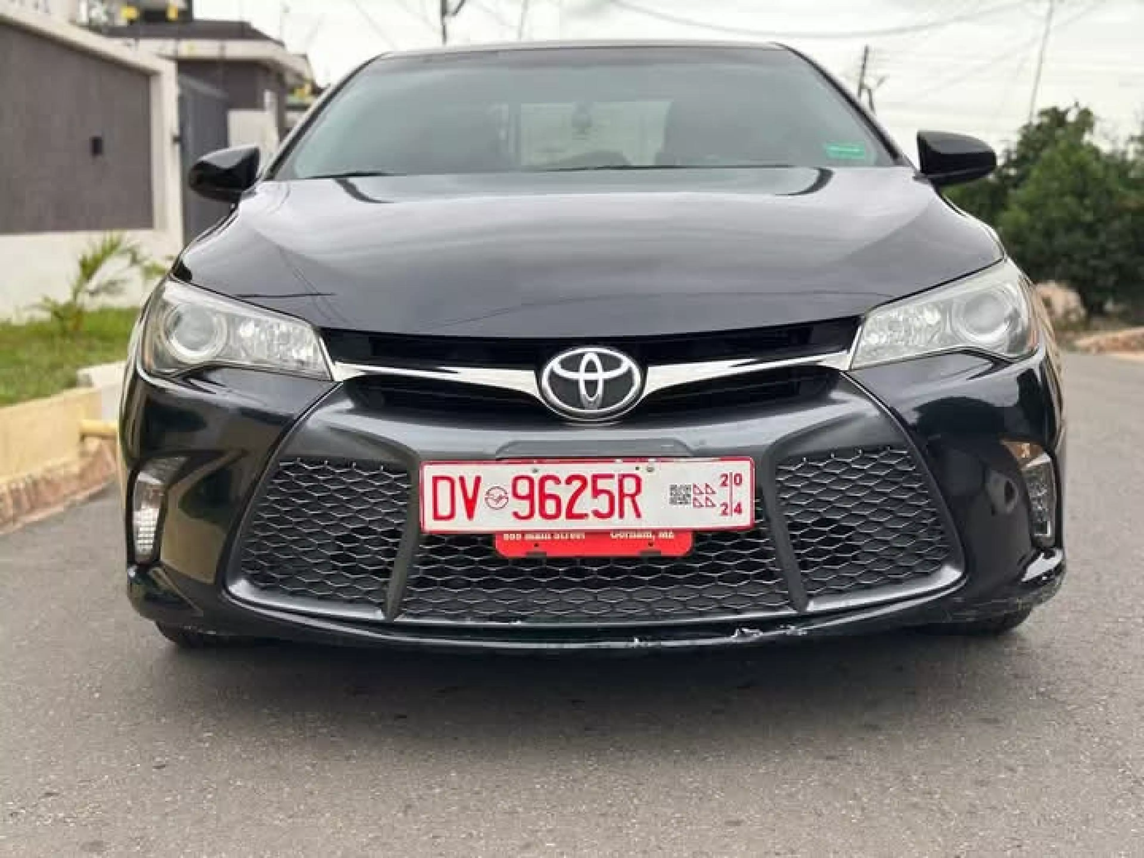 Toyota Camry - 2016