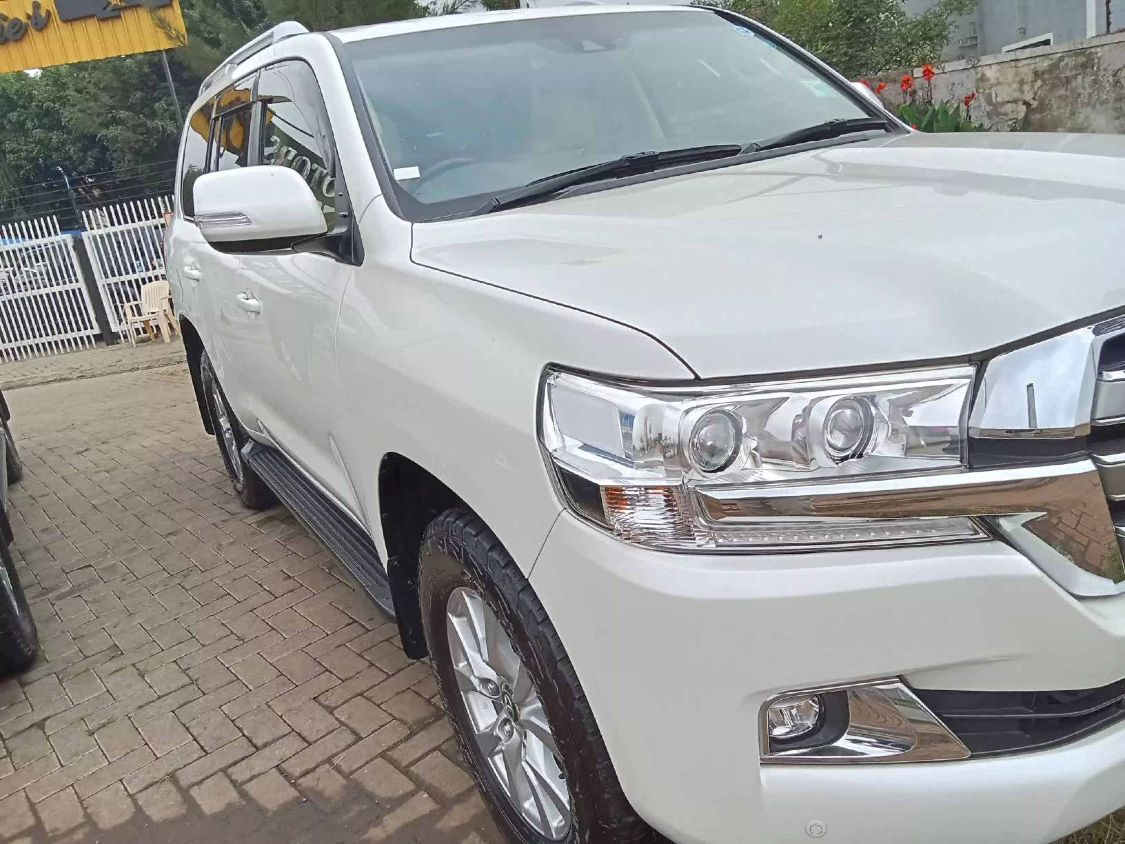 Toyota Land Cruiser V8  - 2016