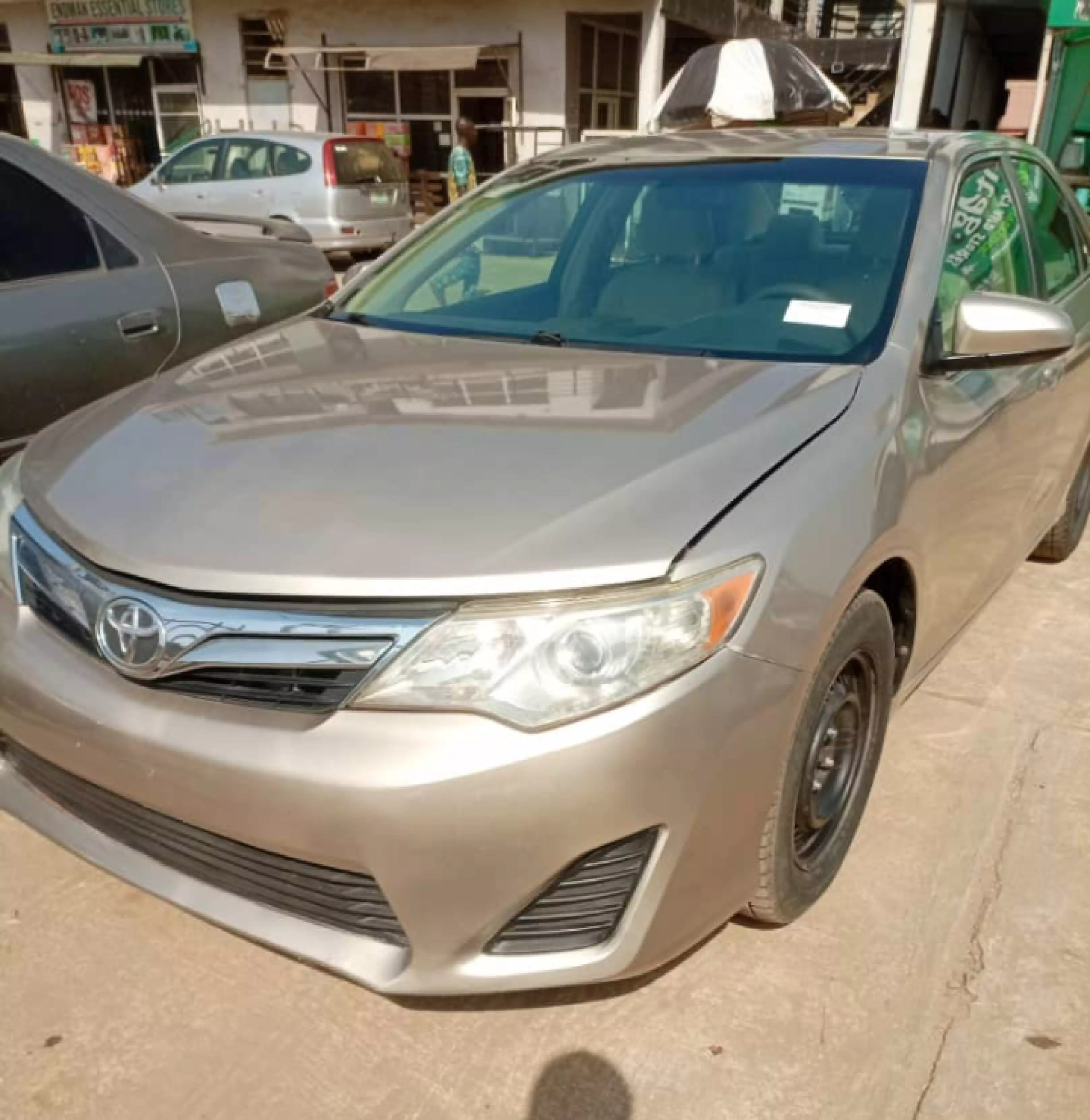 Toyota Camry  - 2014