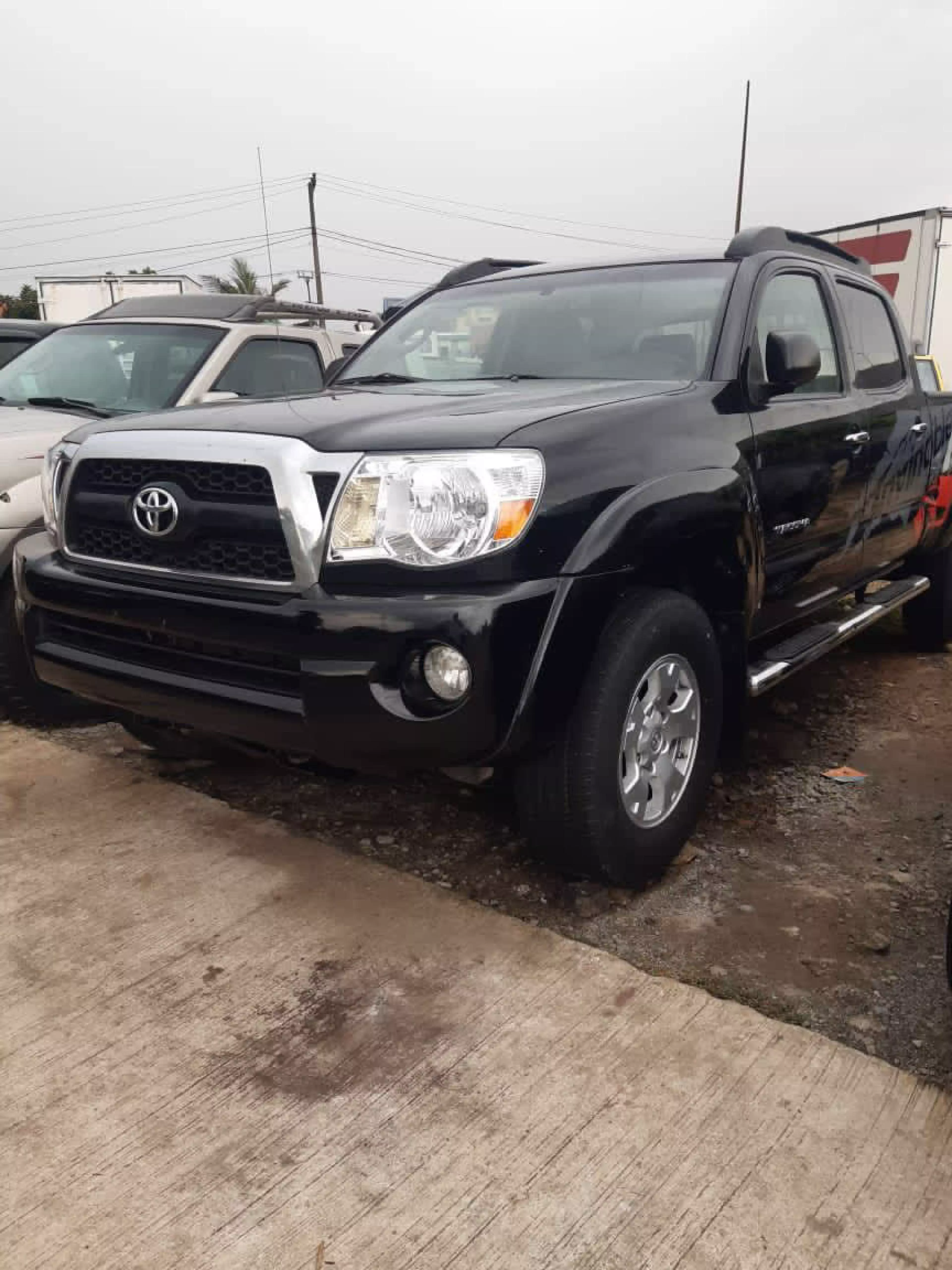 Toyota Tacoma - 2011