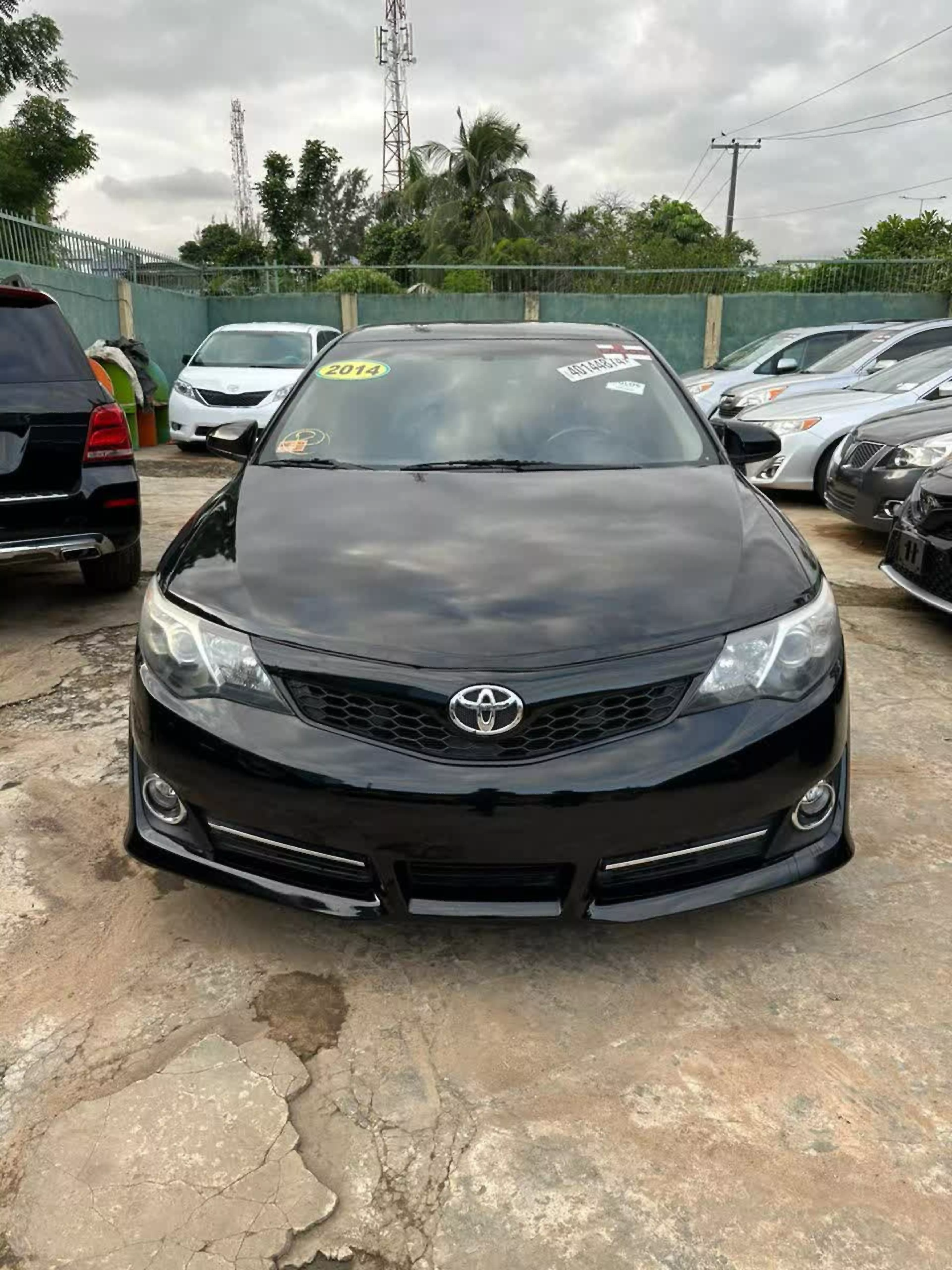 Toyota Camry  - 2014