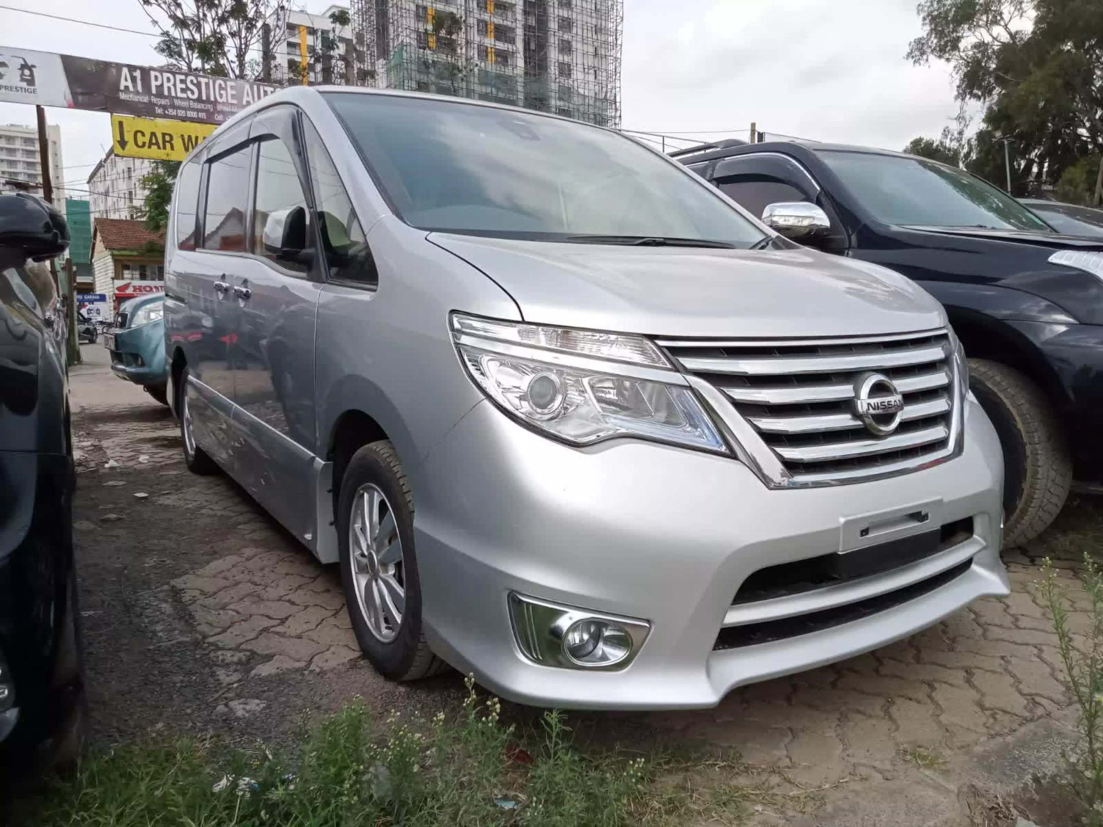 Nissan Serena - 2016