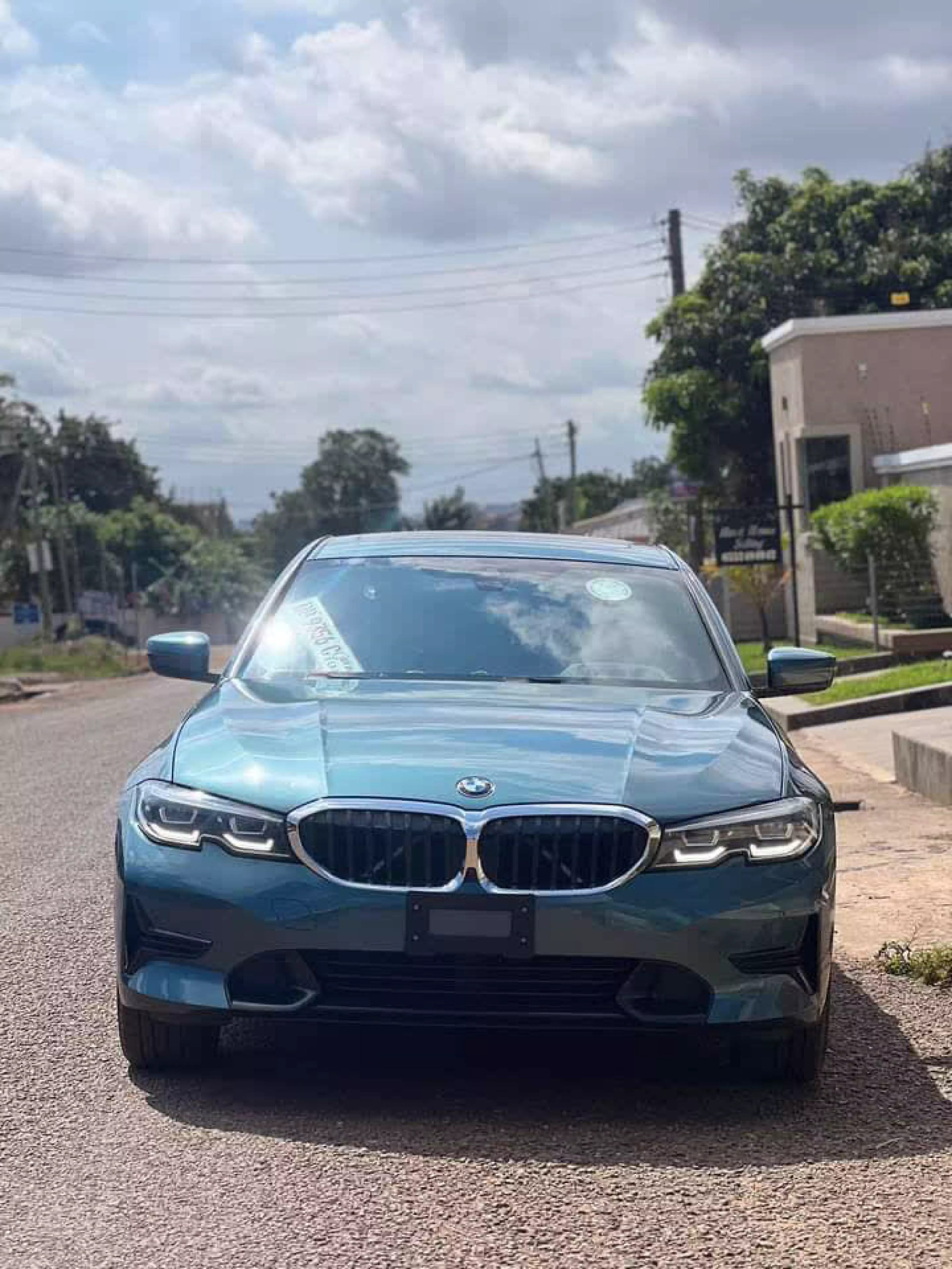 BMW 330i  - 2022