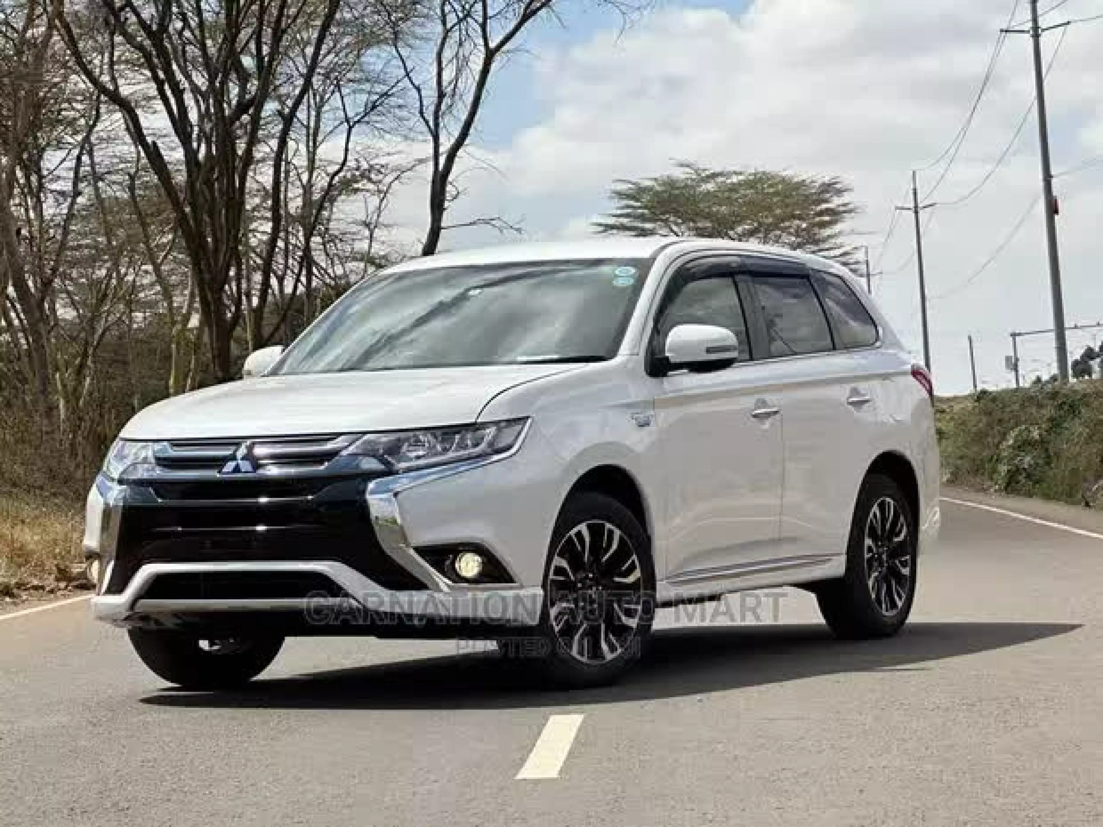 Mitsubishi Outlander hybrid  - 2016