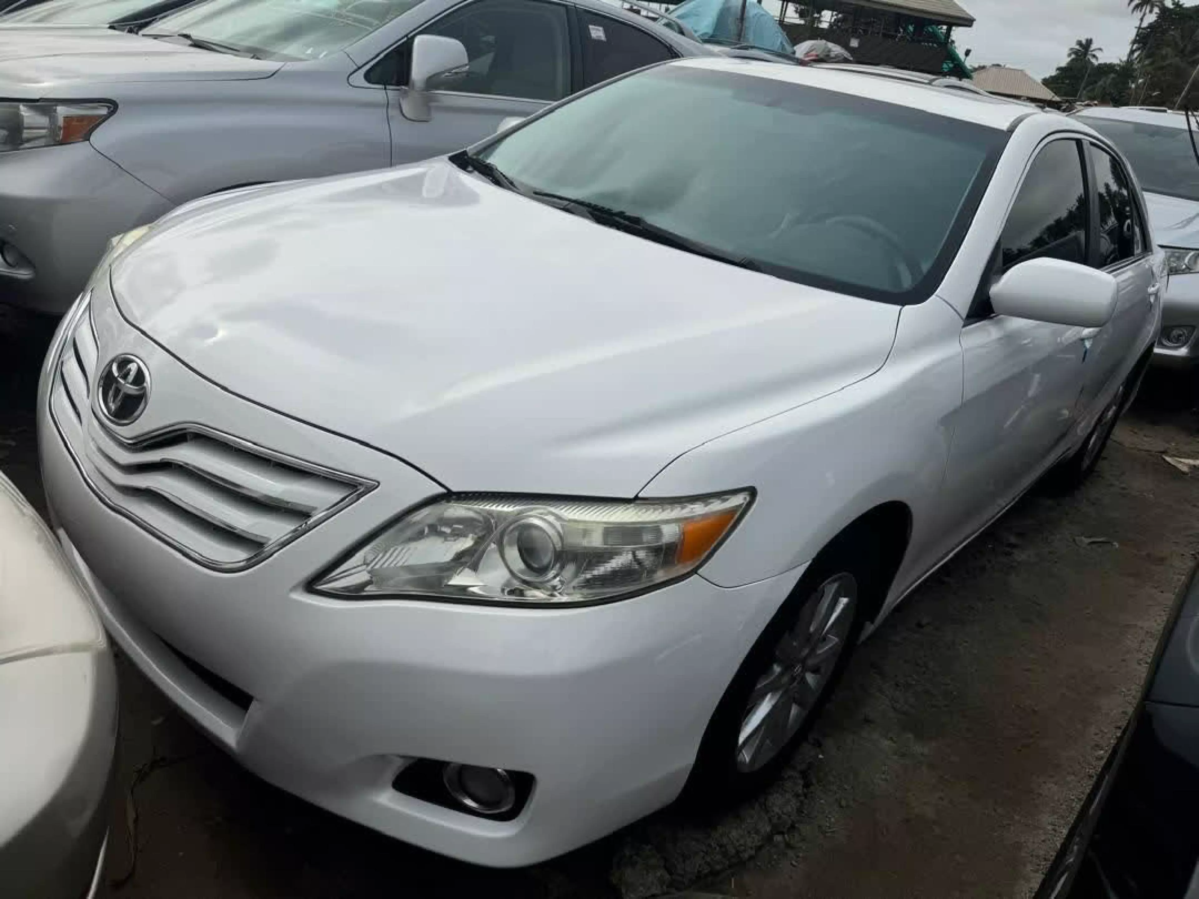 Toyota Camry  - 2011