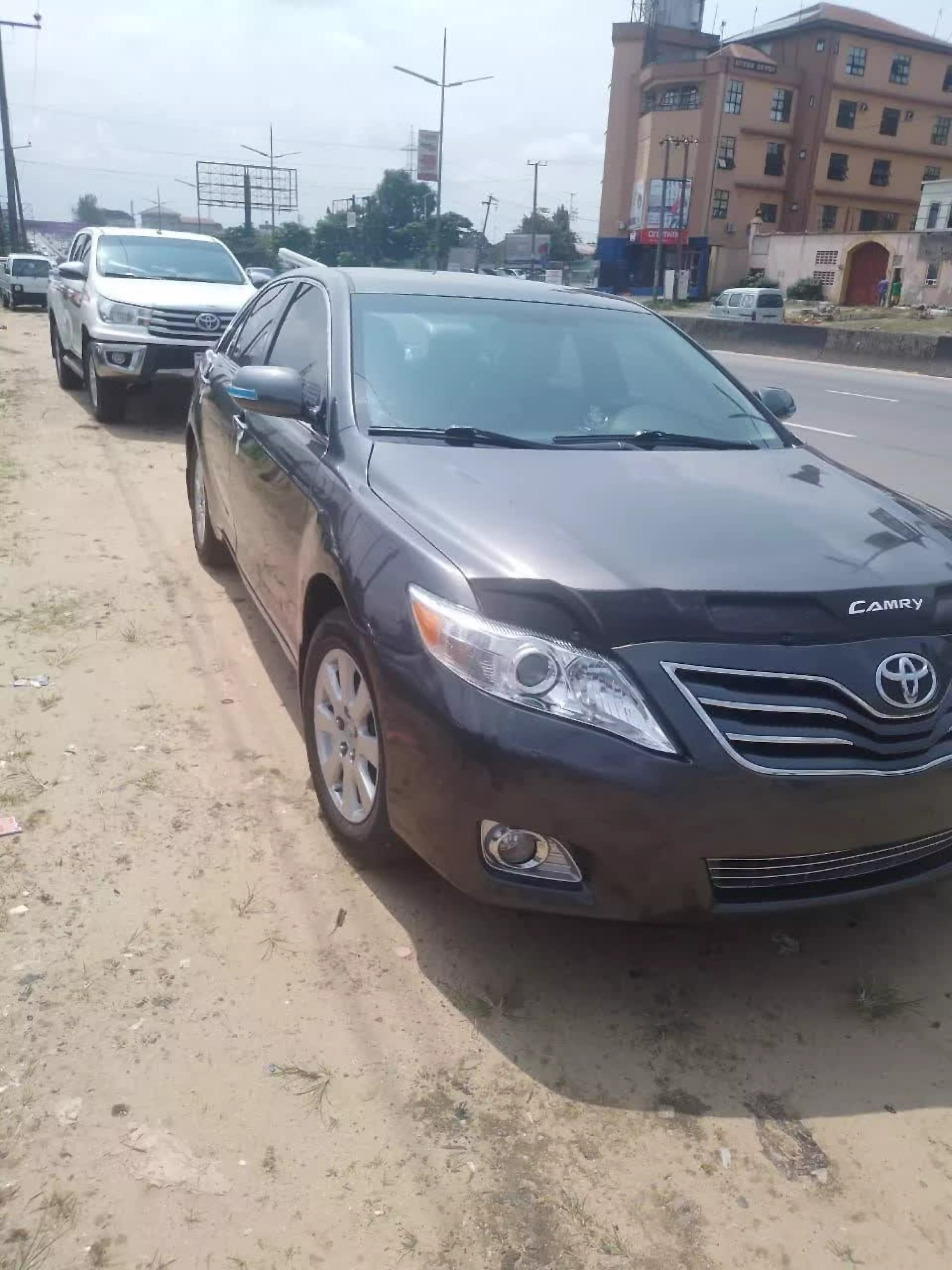 Toyota Camry  - 2010