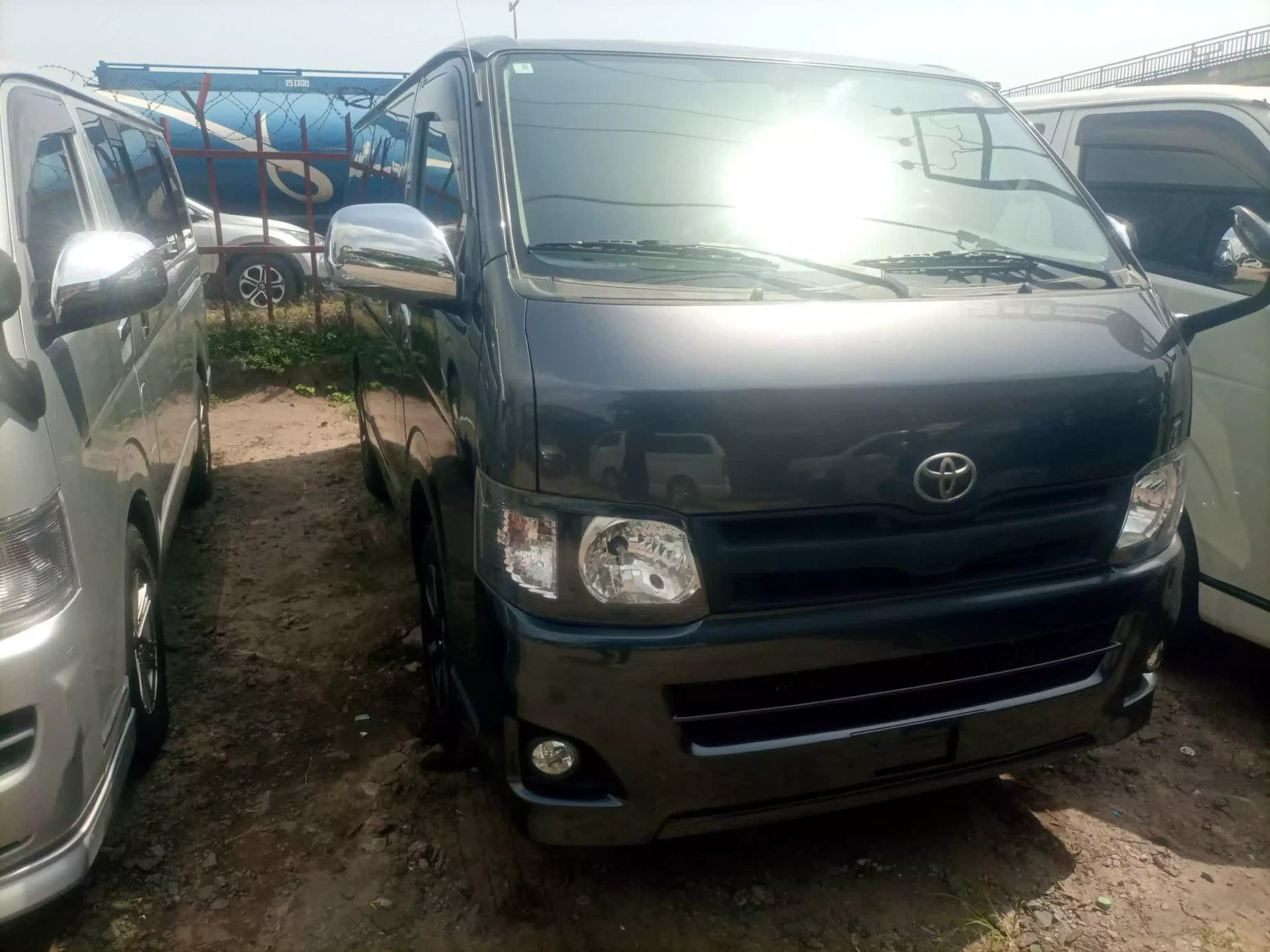 Toyota Hiace  - 2012