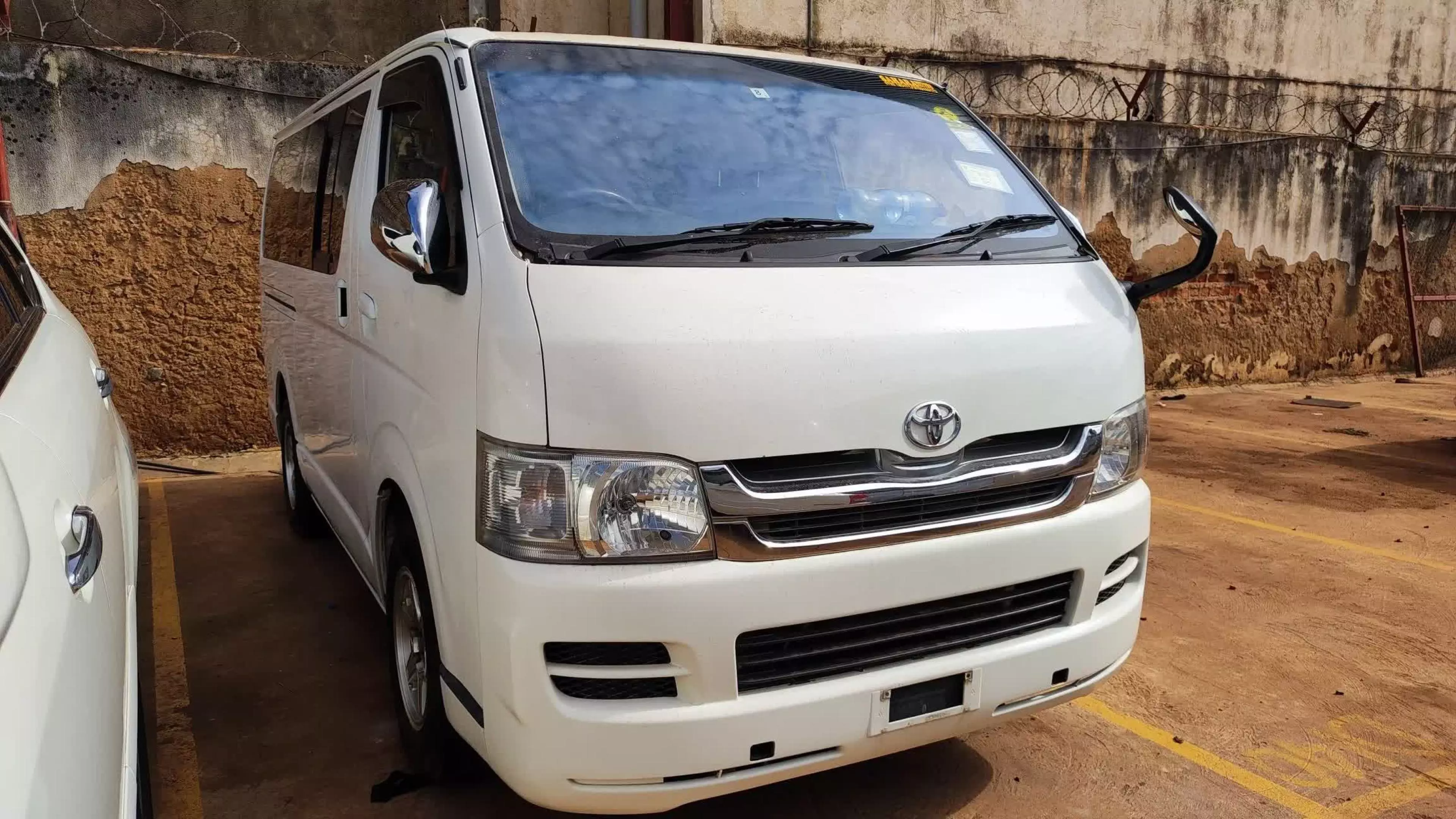 Toyota Hiace  - 2010