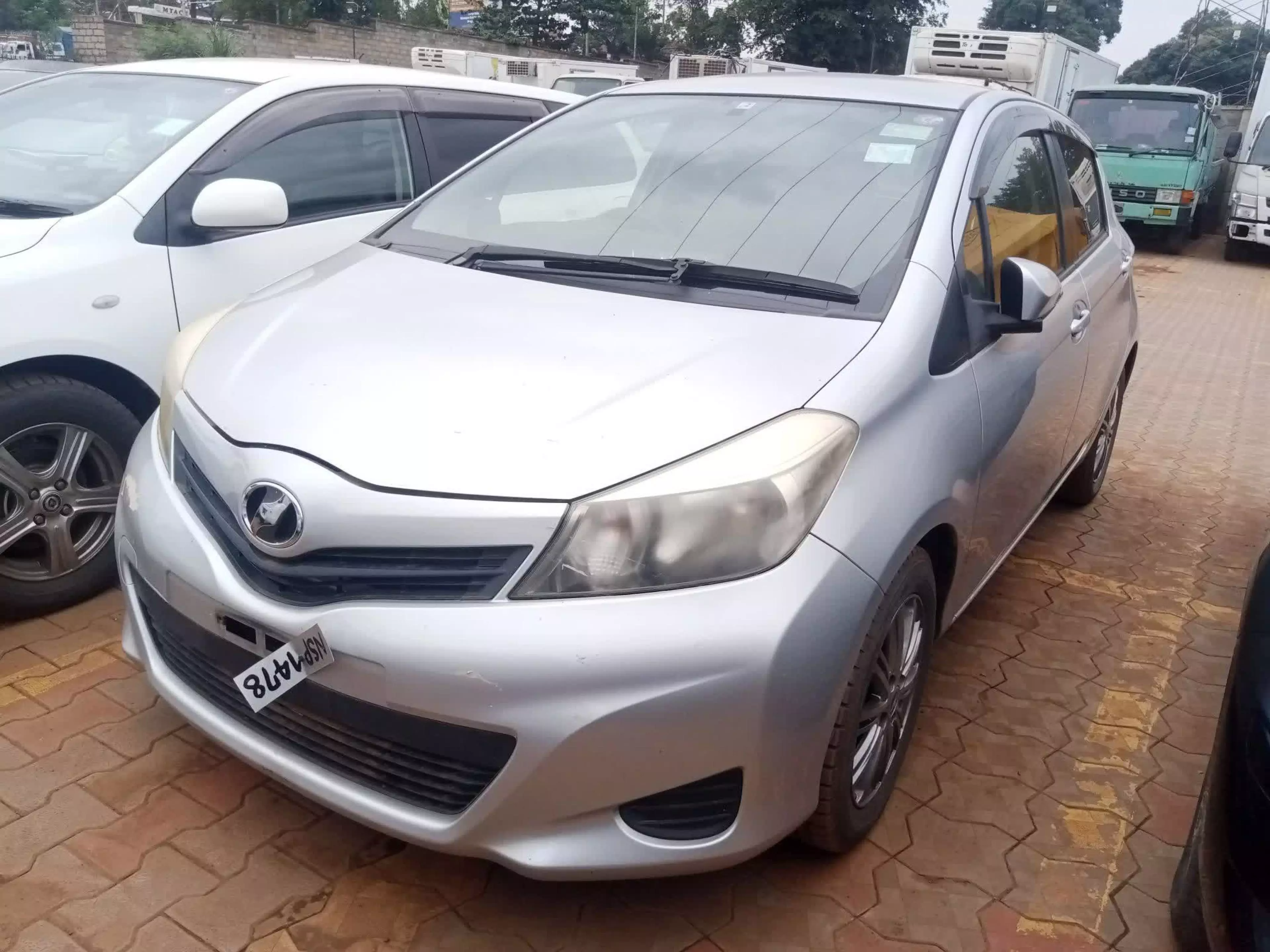 Toyota Vitz  - 2012