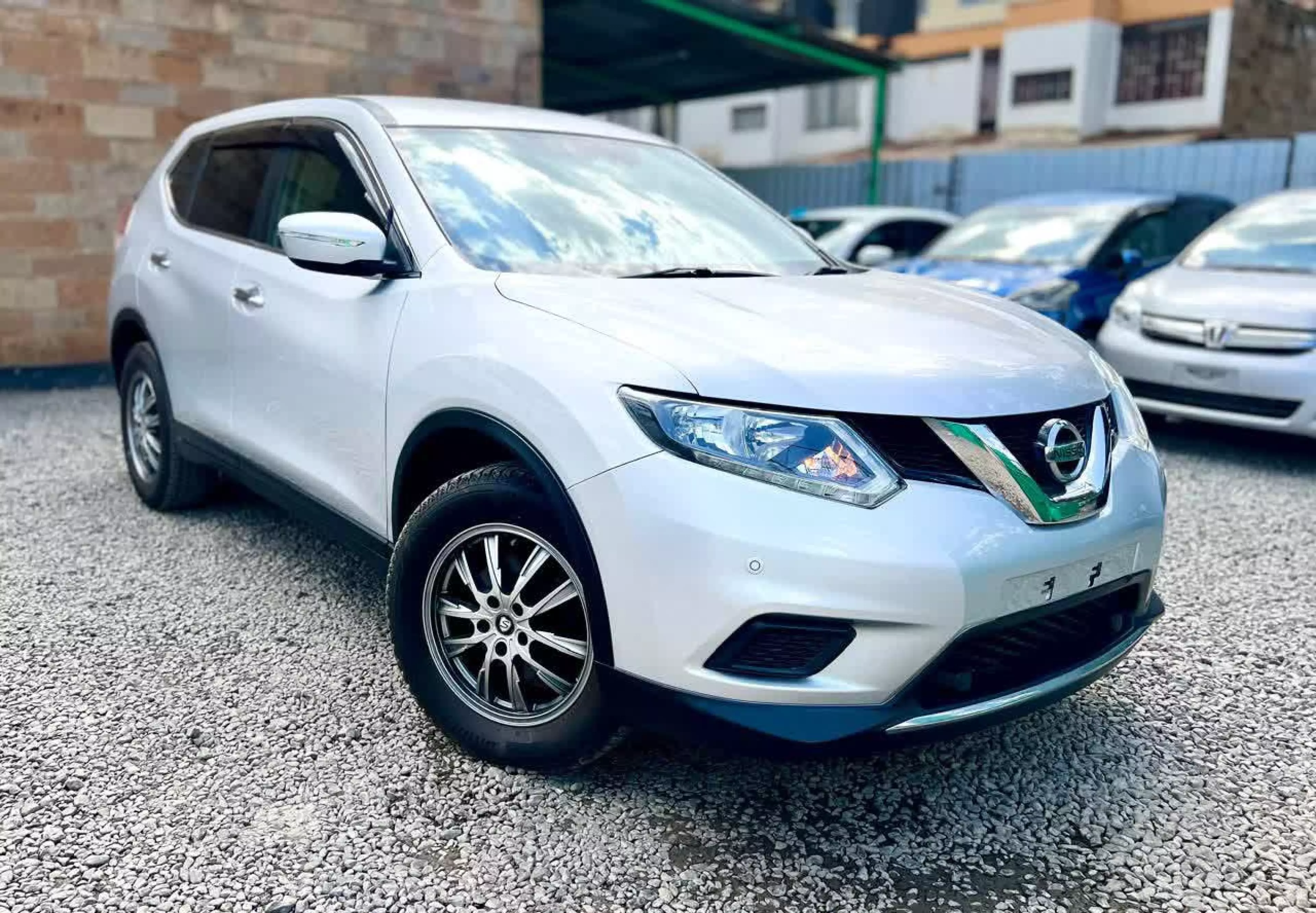 Nissan X-TRAIL - 2016