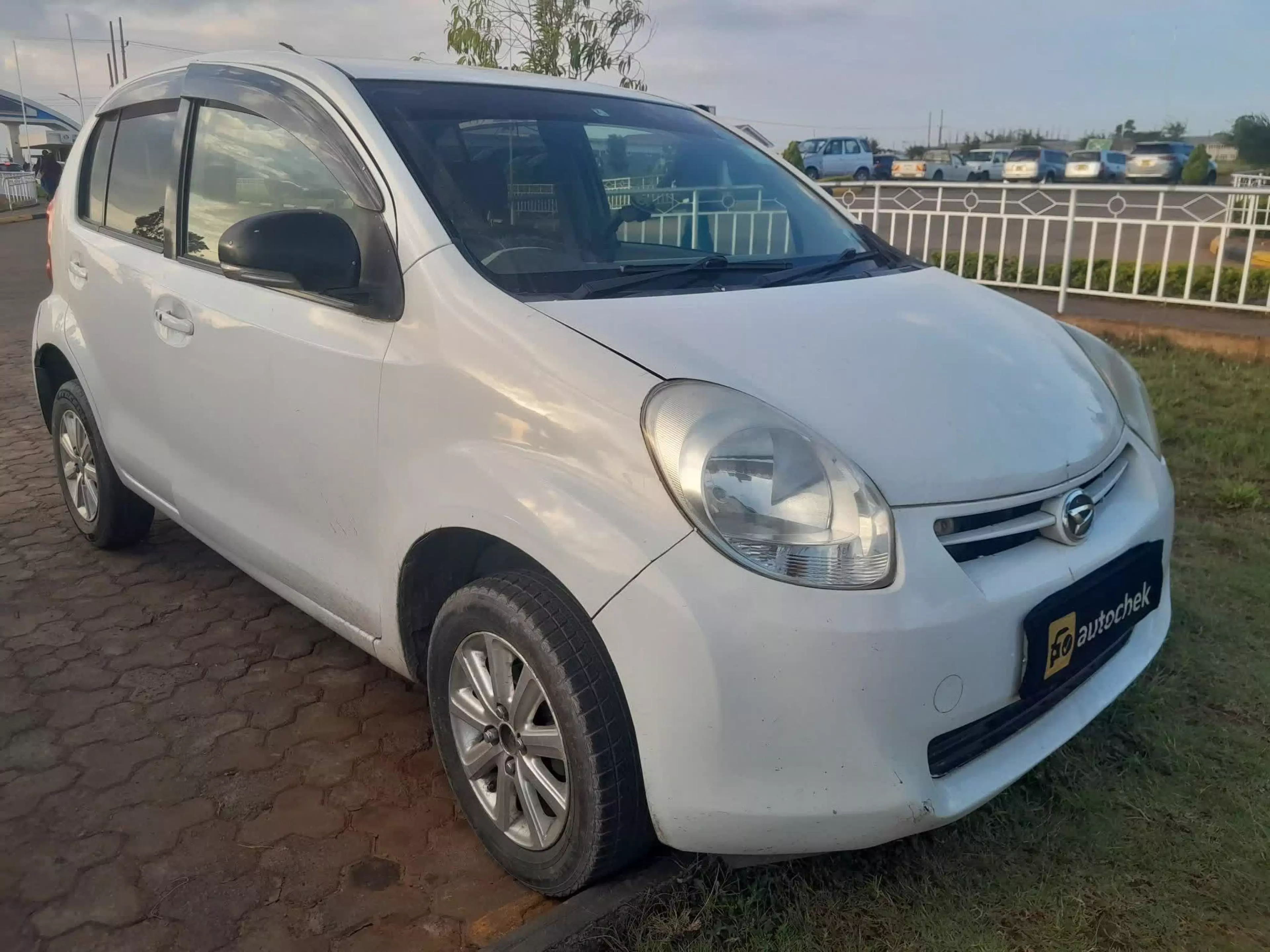 Toyota Passo  - 2012