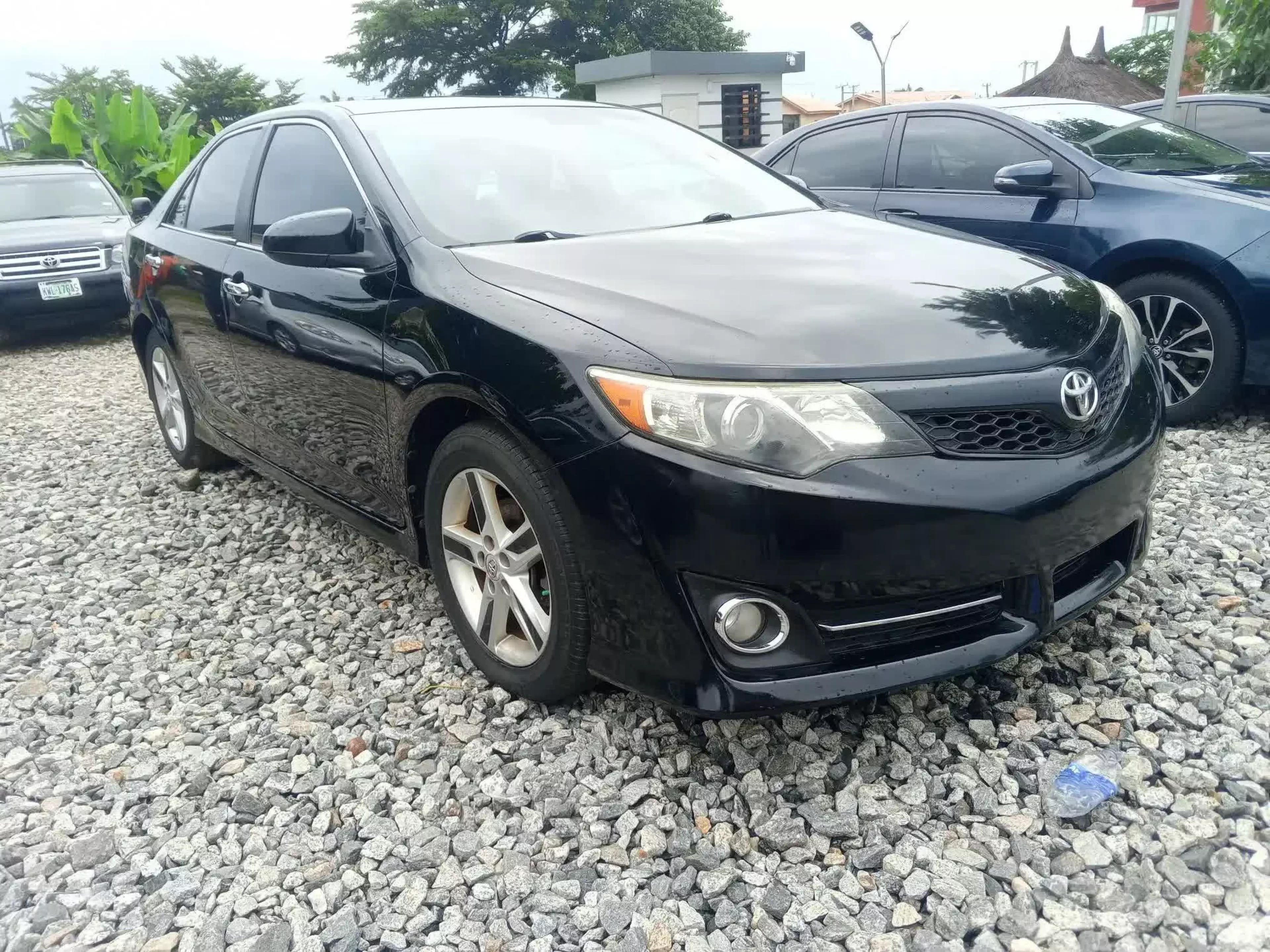 Toyota Camry  - 2013