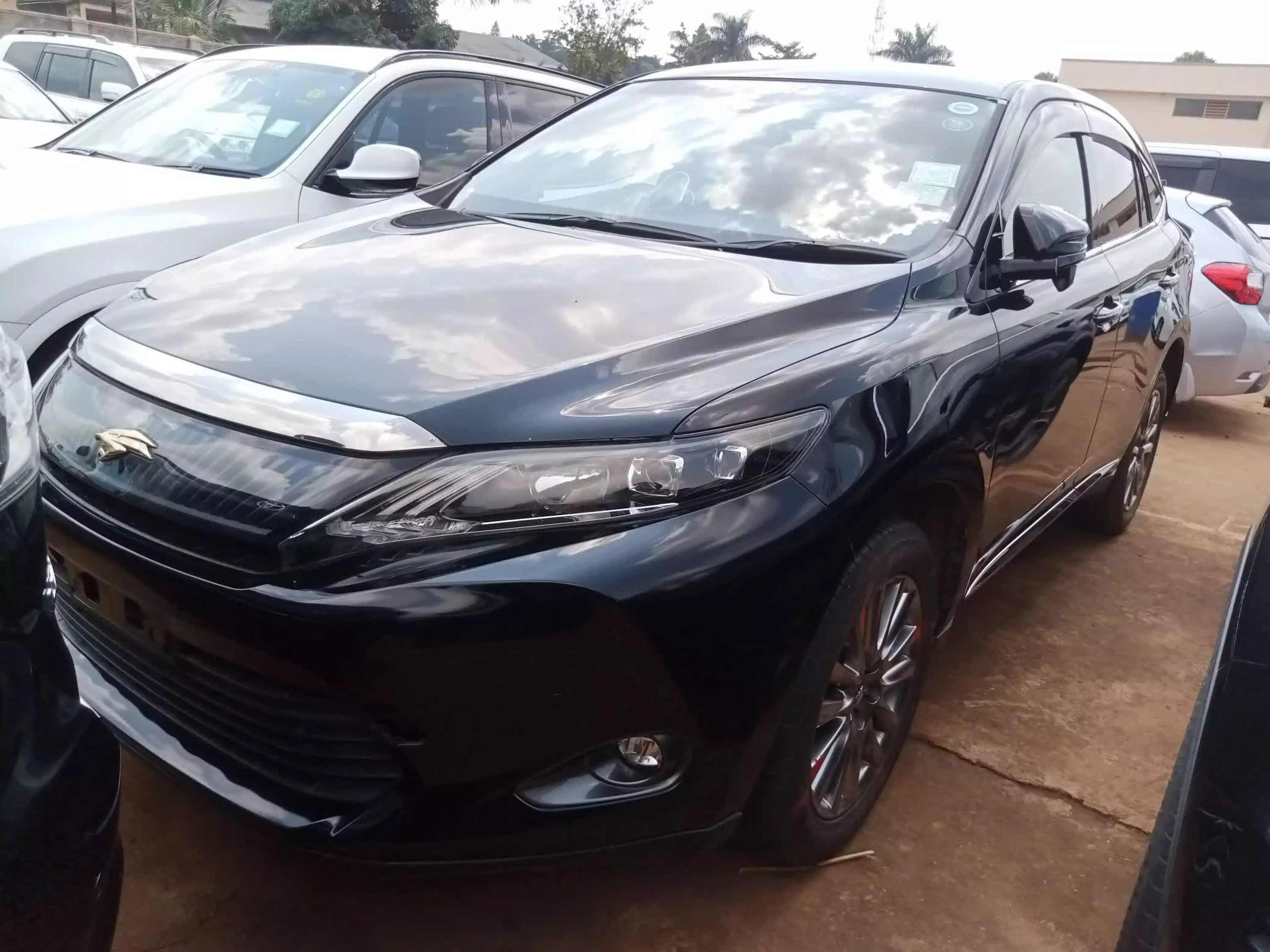 Toyota Harrier  - 2015