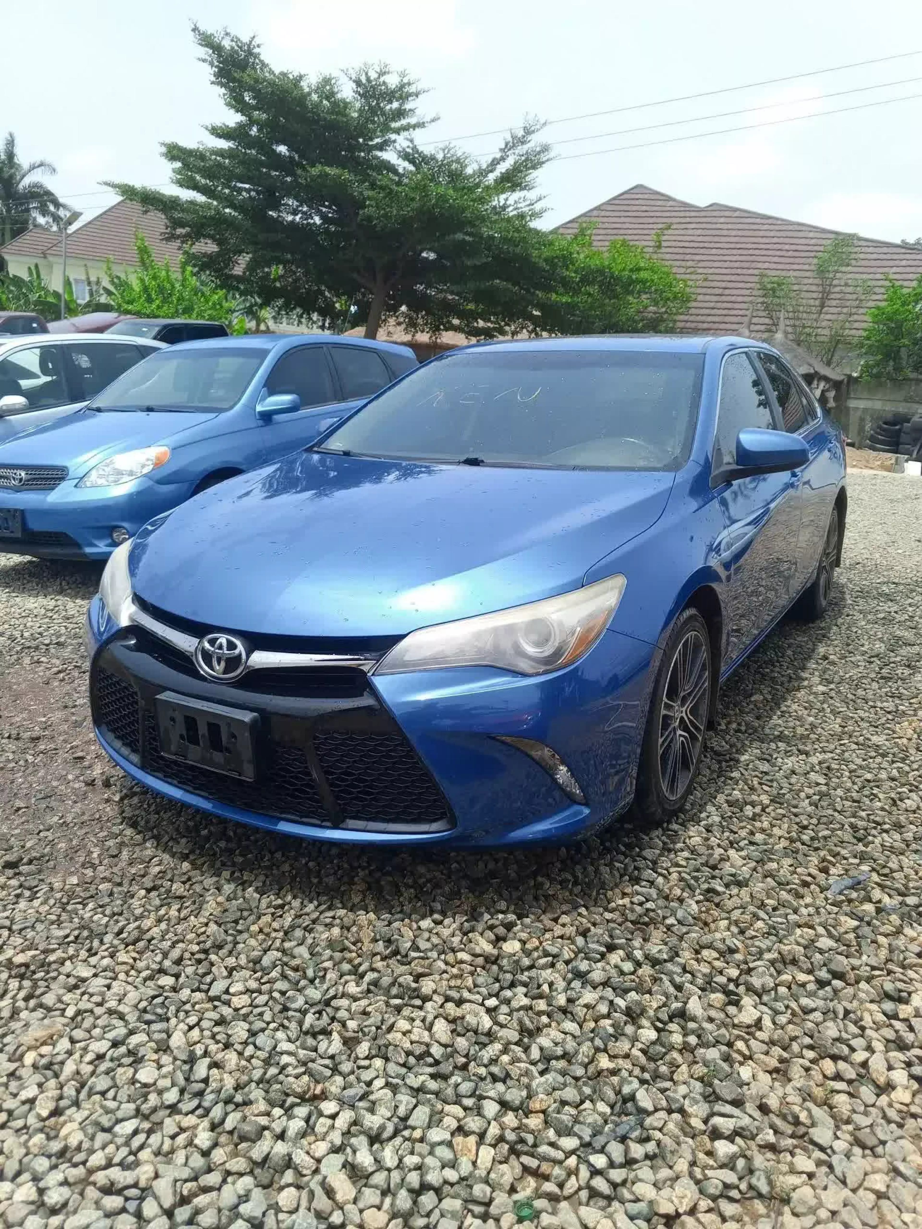 Toyota Camry - 2016