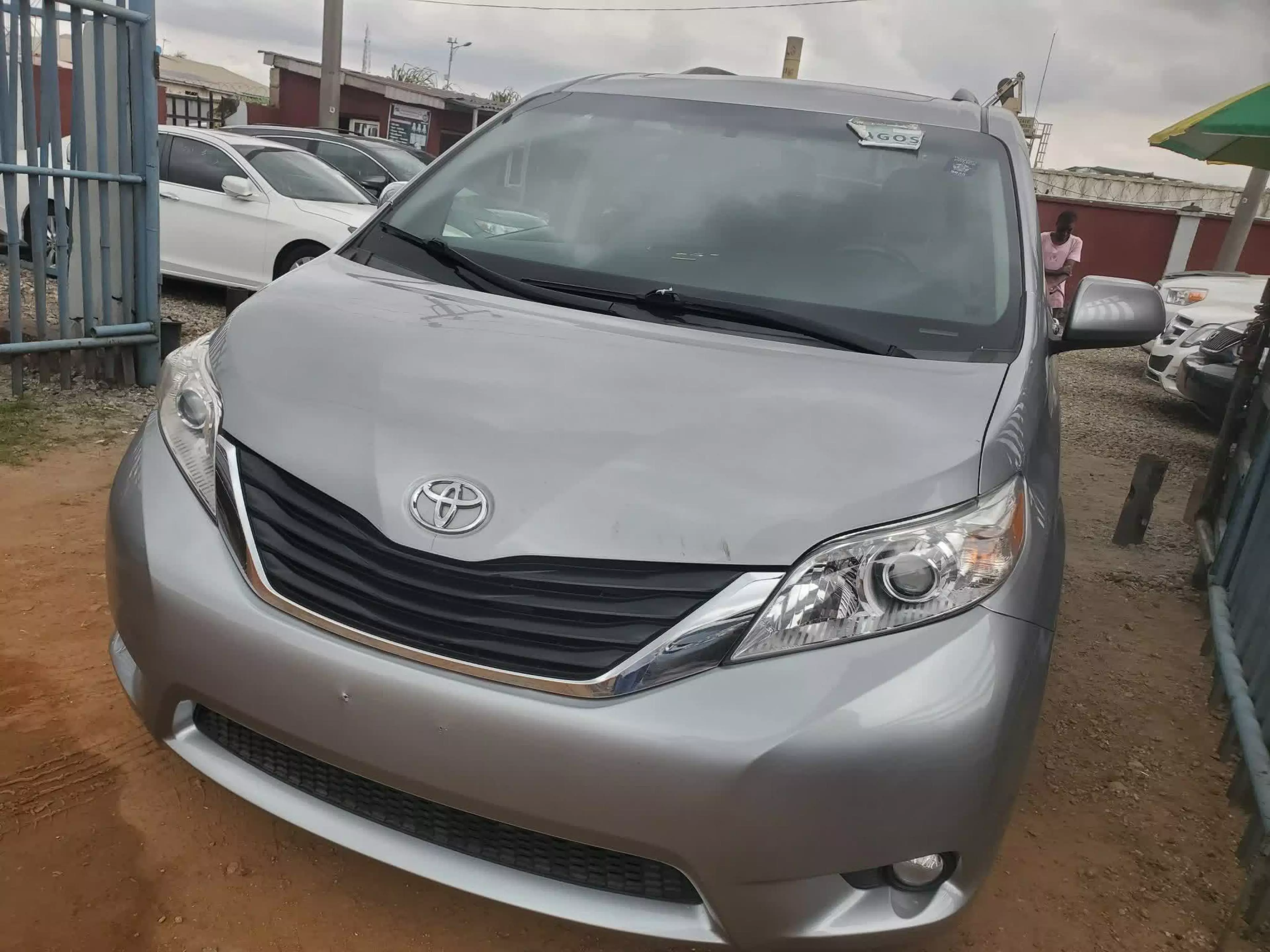 Toyota Sienna  - 2015