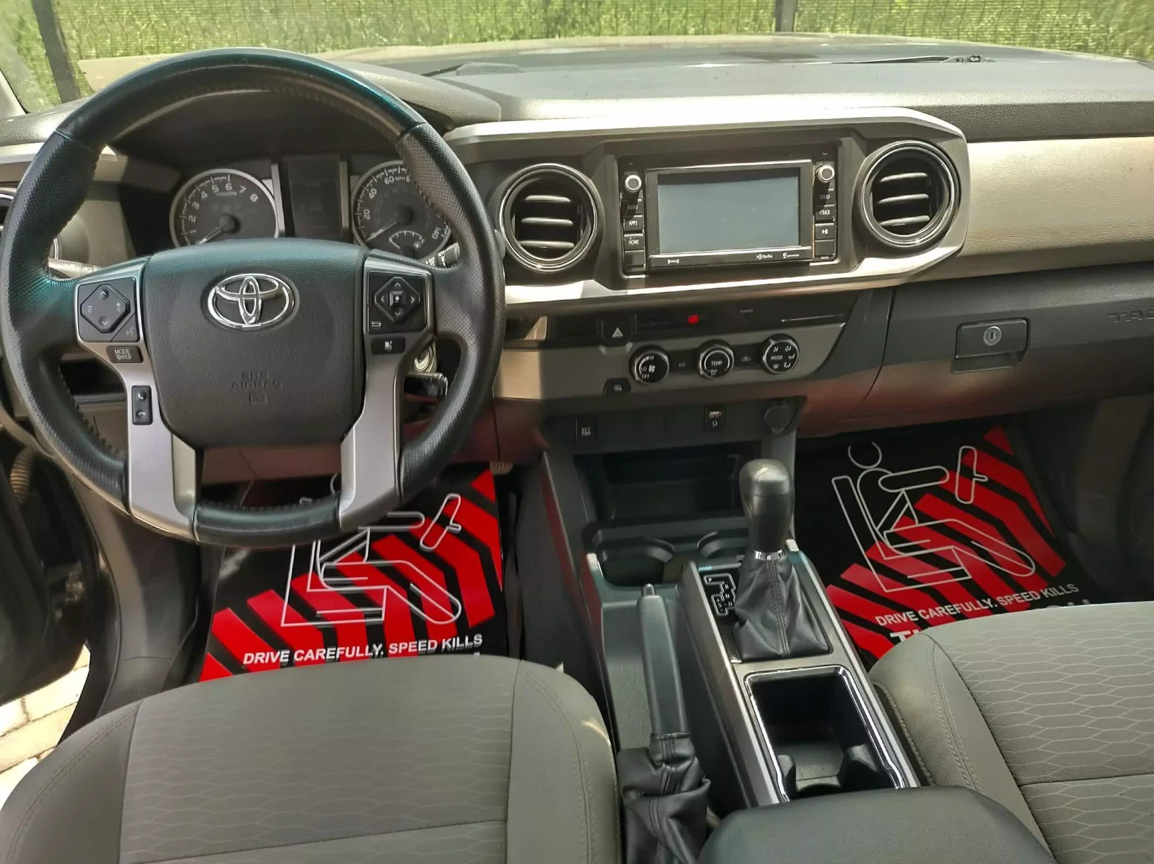 Toyota Tacoma - 2016