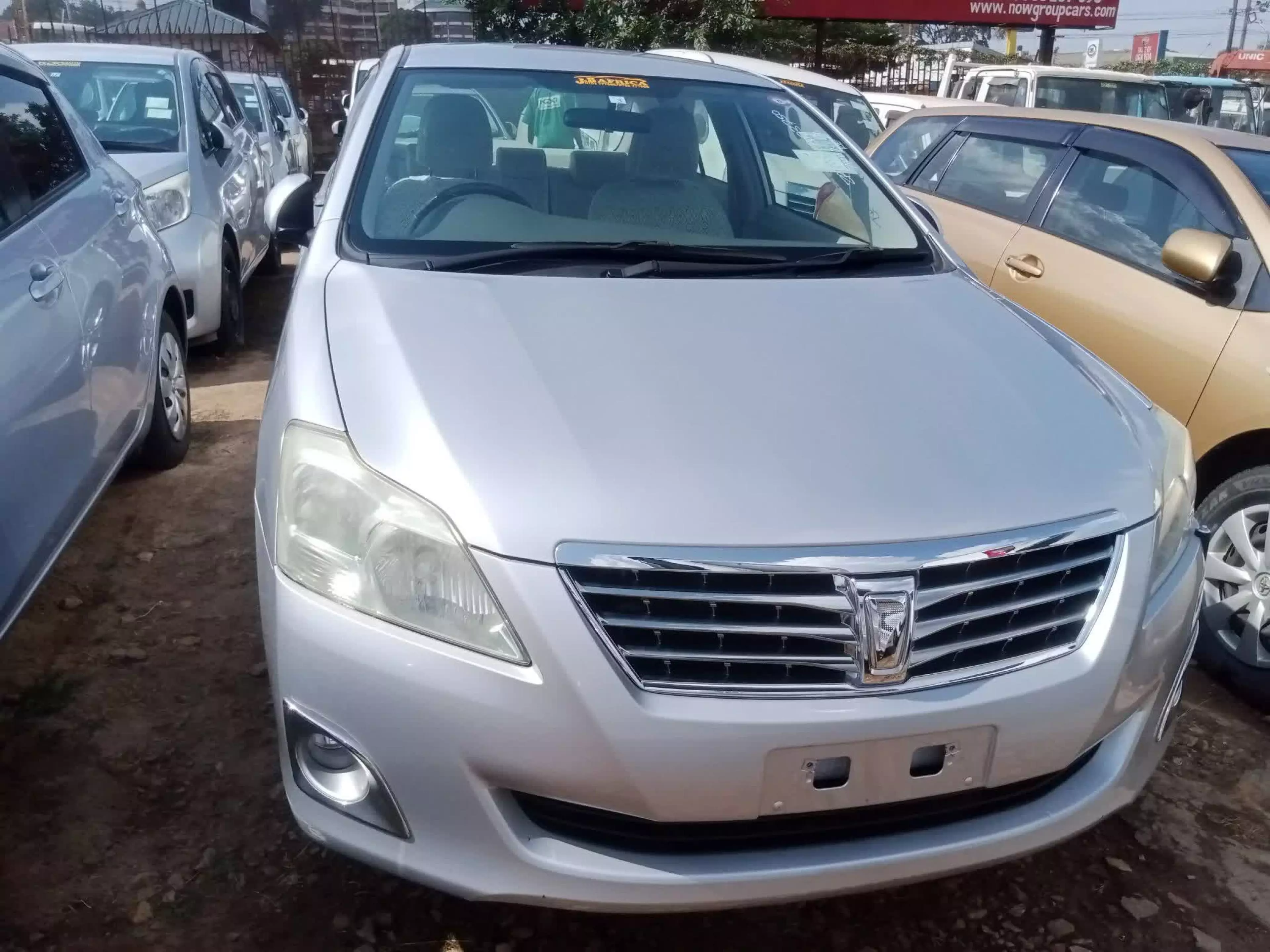 Toyota Premio  - 2012