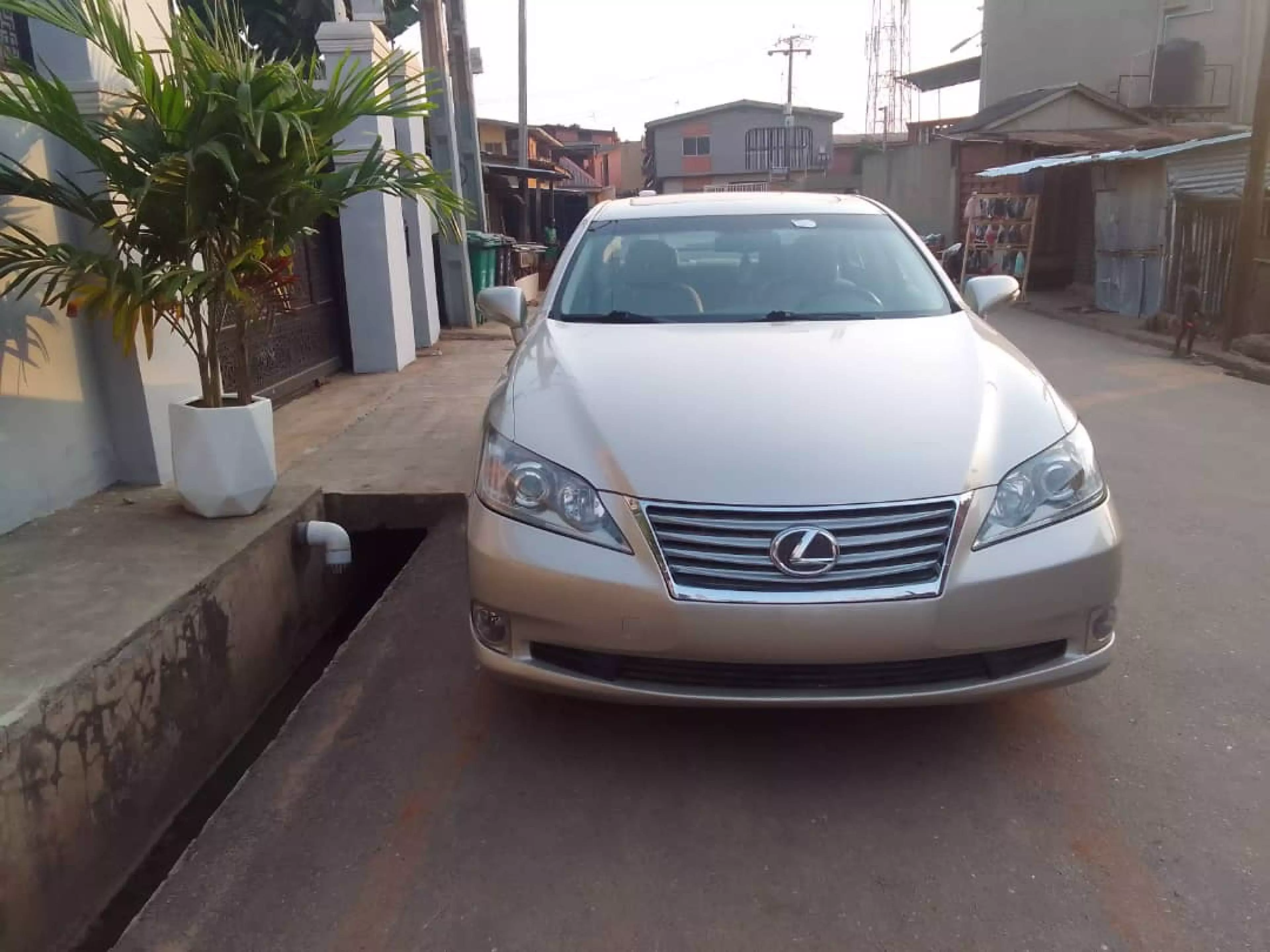 Lexus ES 350  - 2010