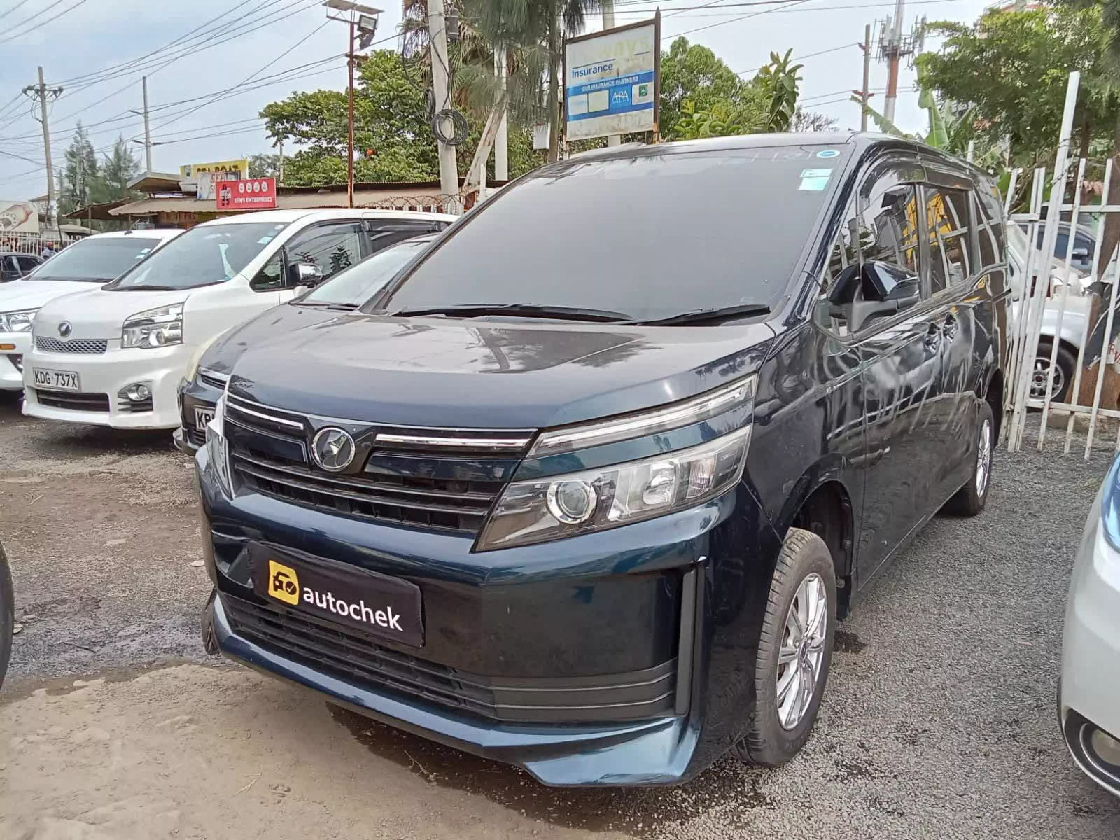 Toyota Voxy  - 2015