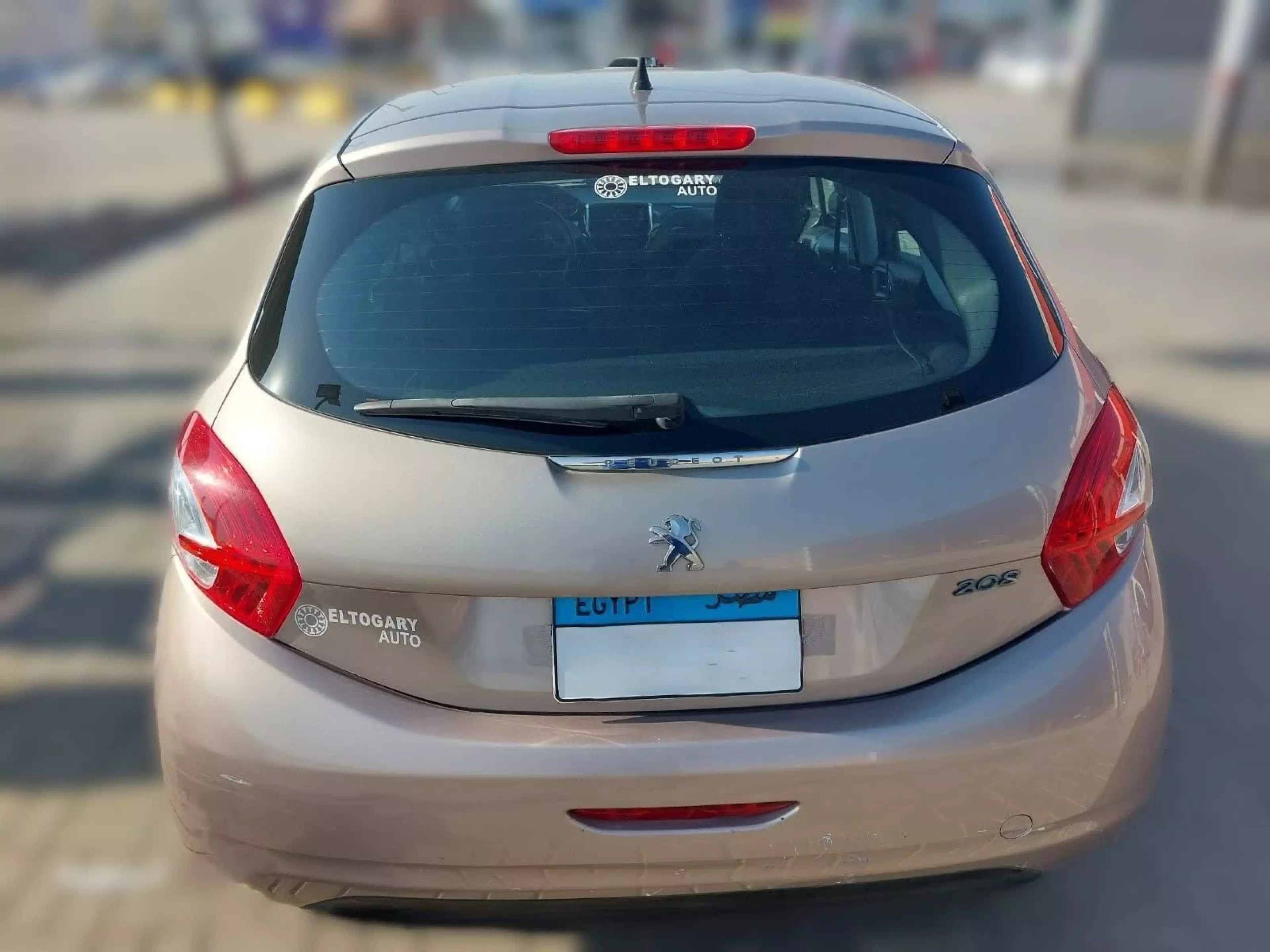 Peugeot 208  - 2015