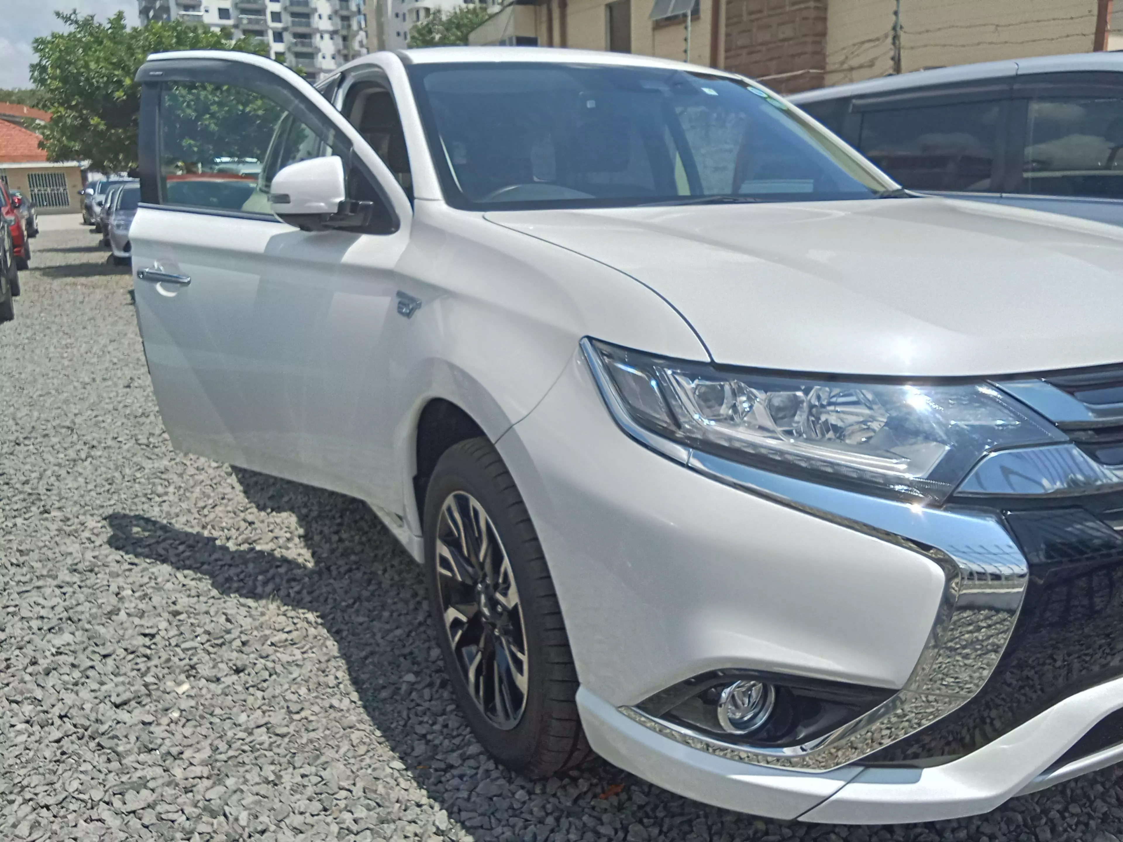 Mitsubishi Outlander hybrid  - 2017