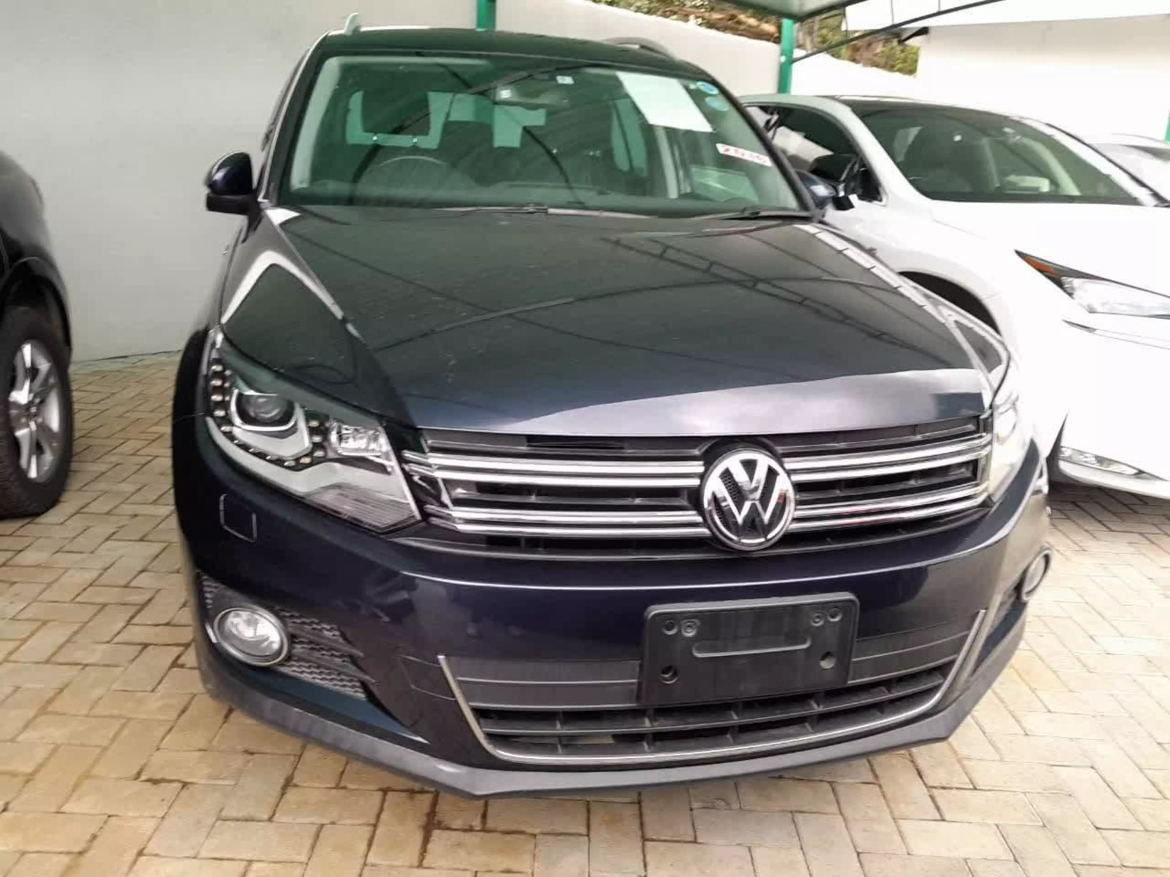 Volkswagen Tiguan - 2016