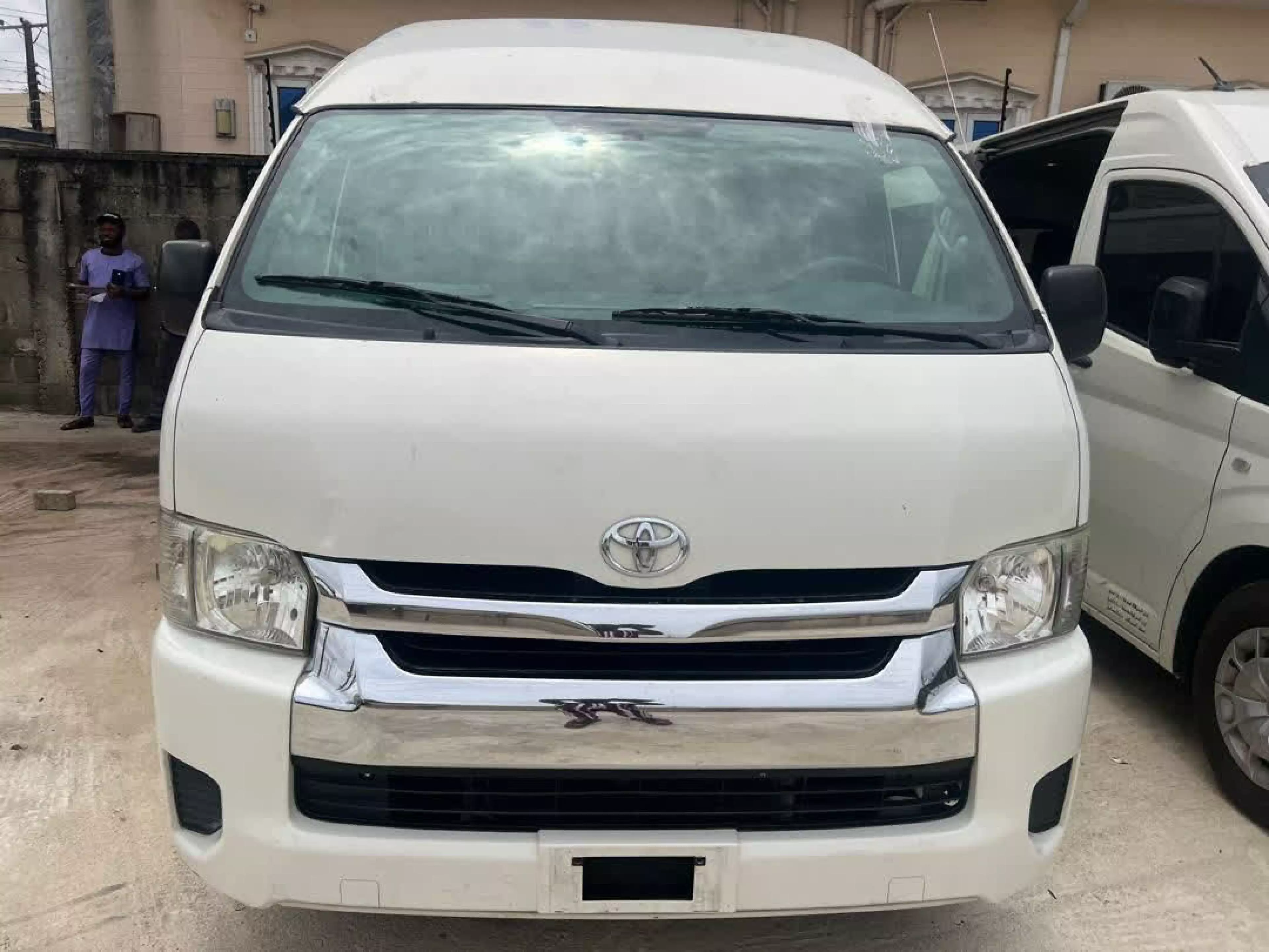 Toyota Hiace  - 2015