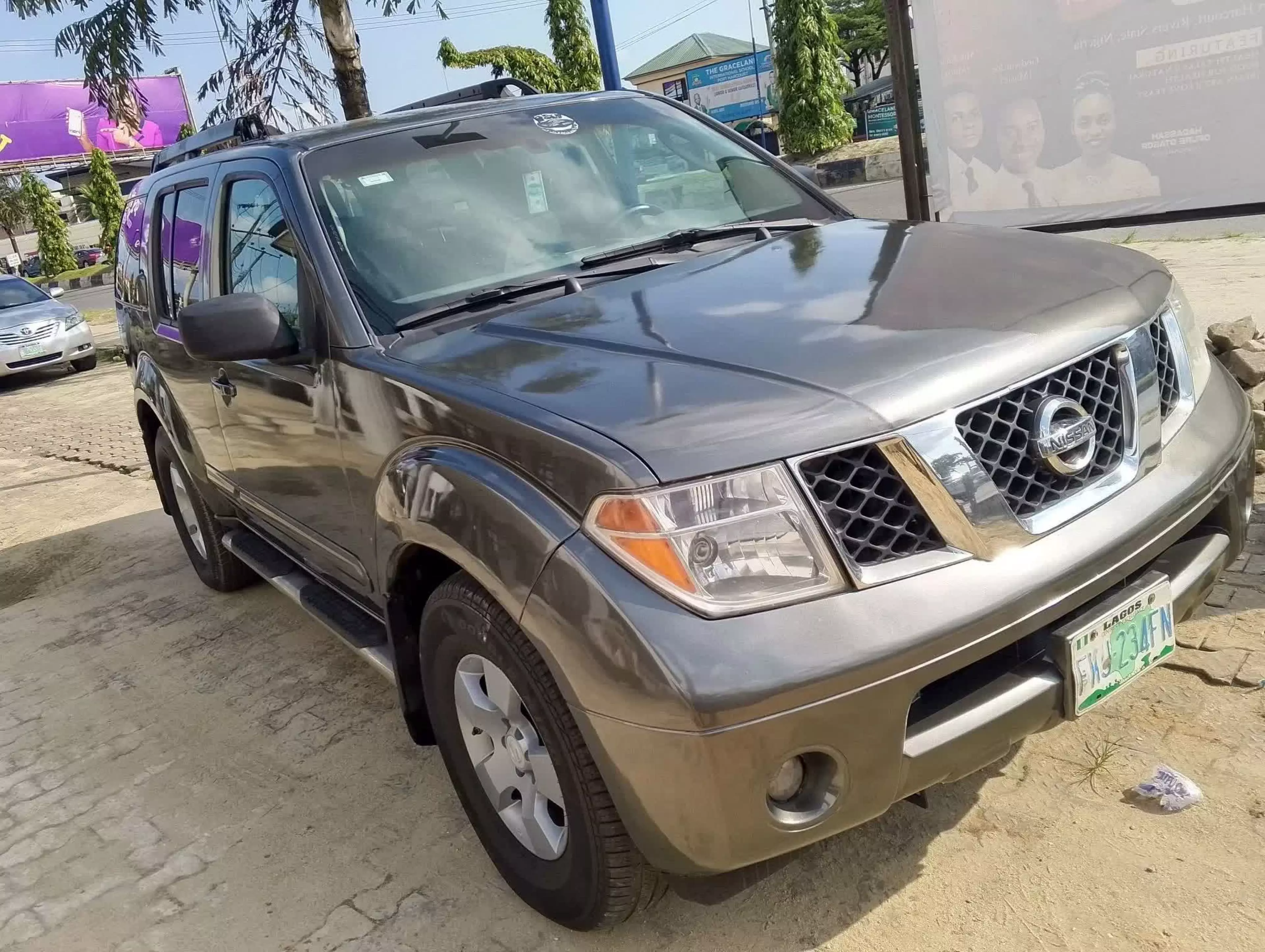 Nissan Pathfinder  - 2005