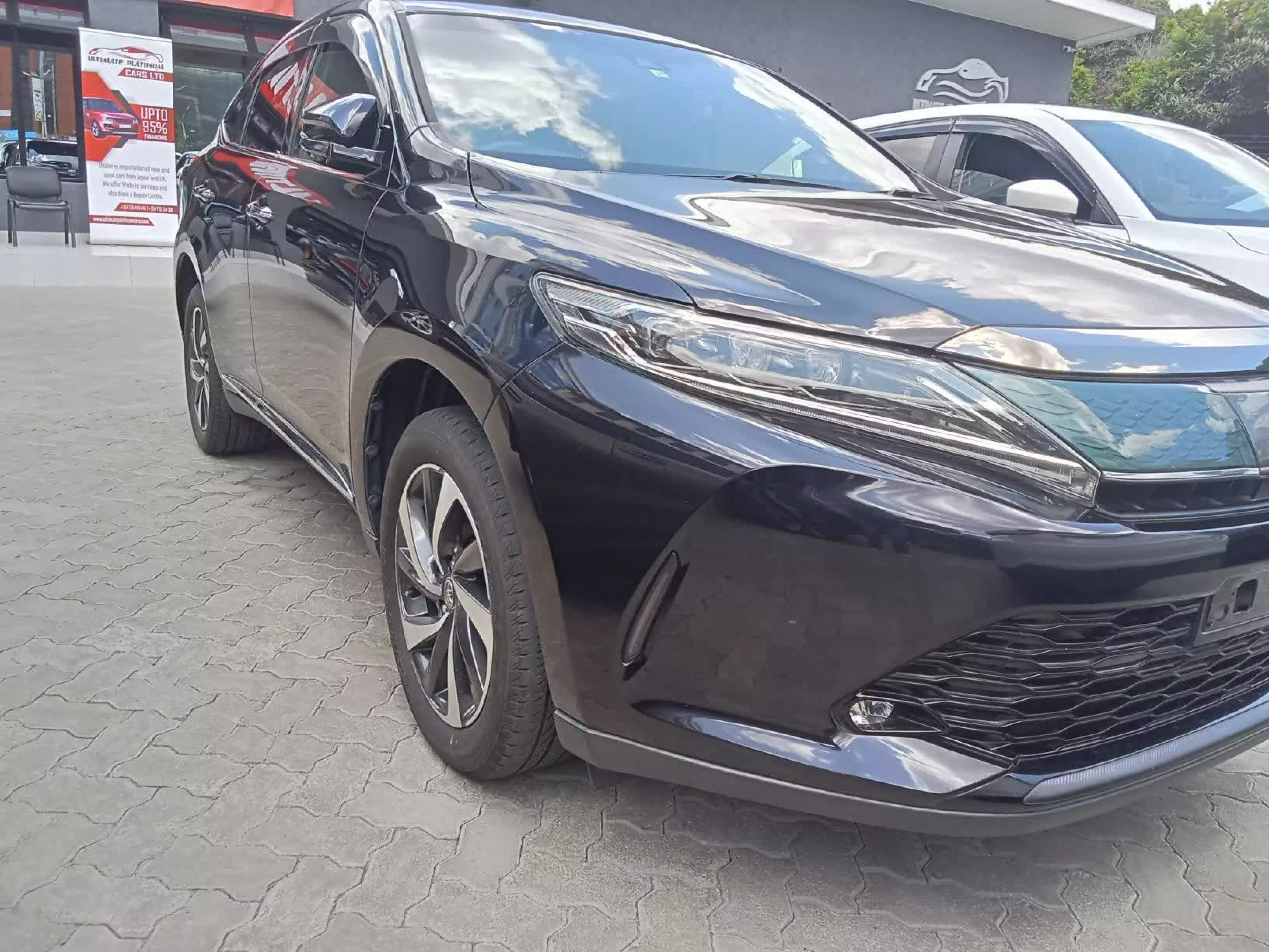 Toyota Harrier  - 2017