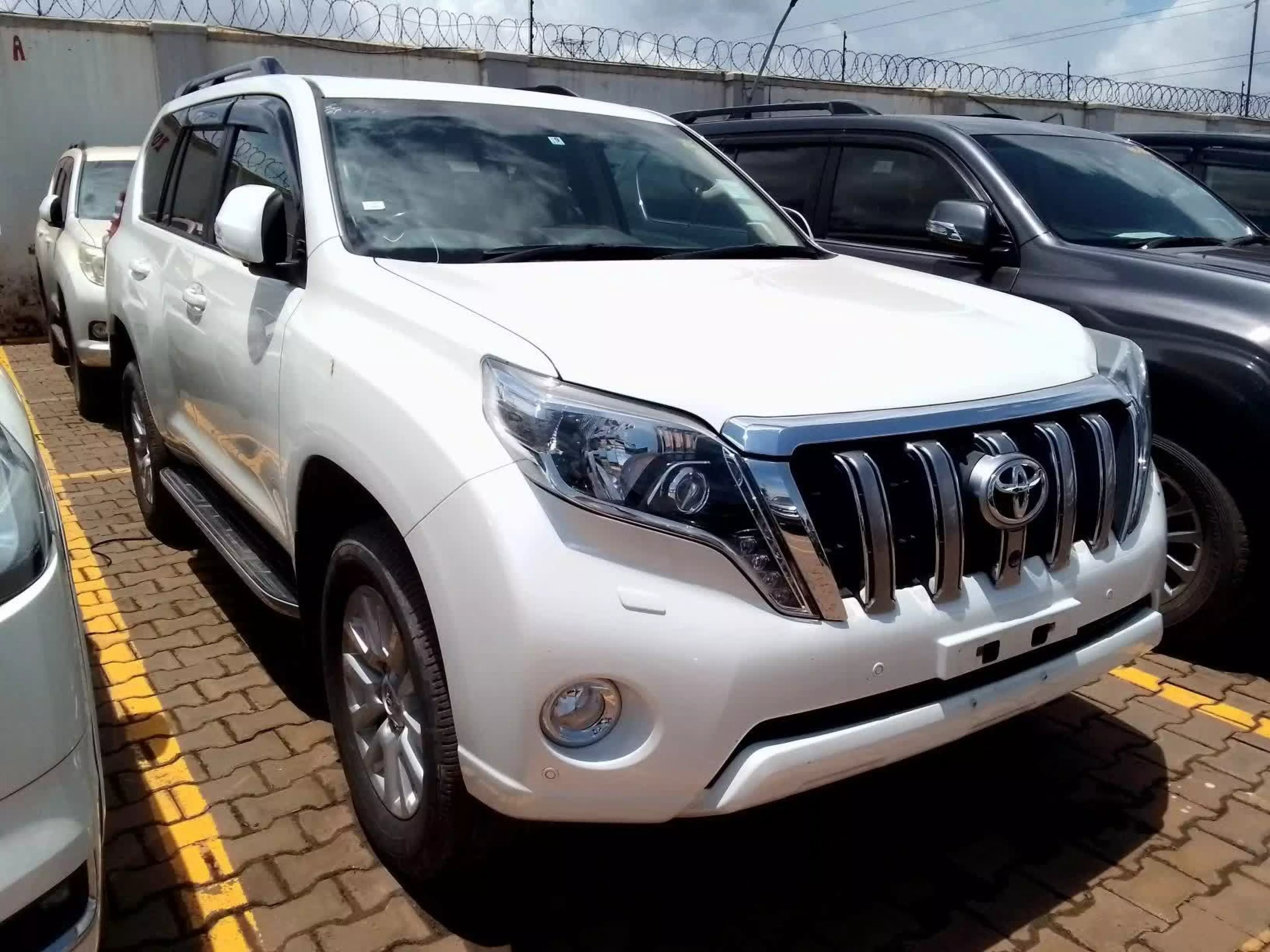 Toyota Landcruiser prado TX  - 2014