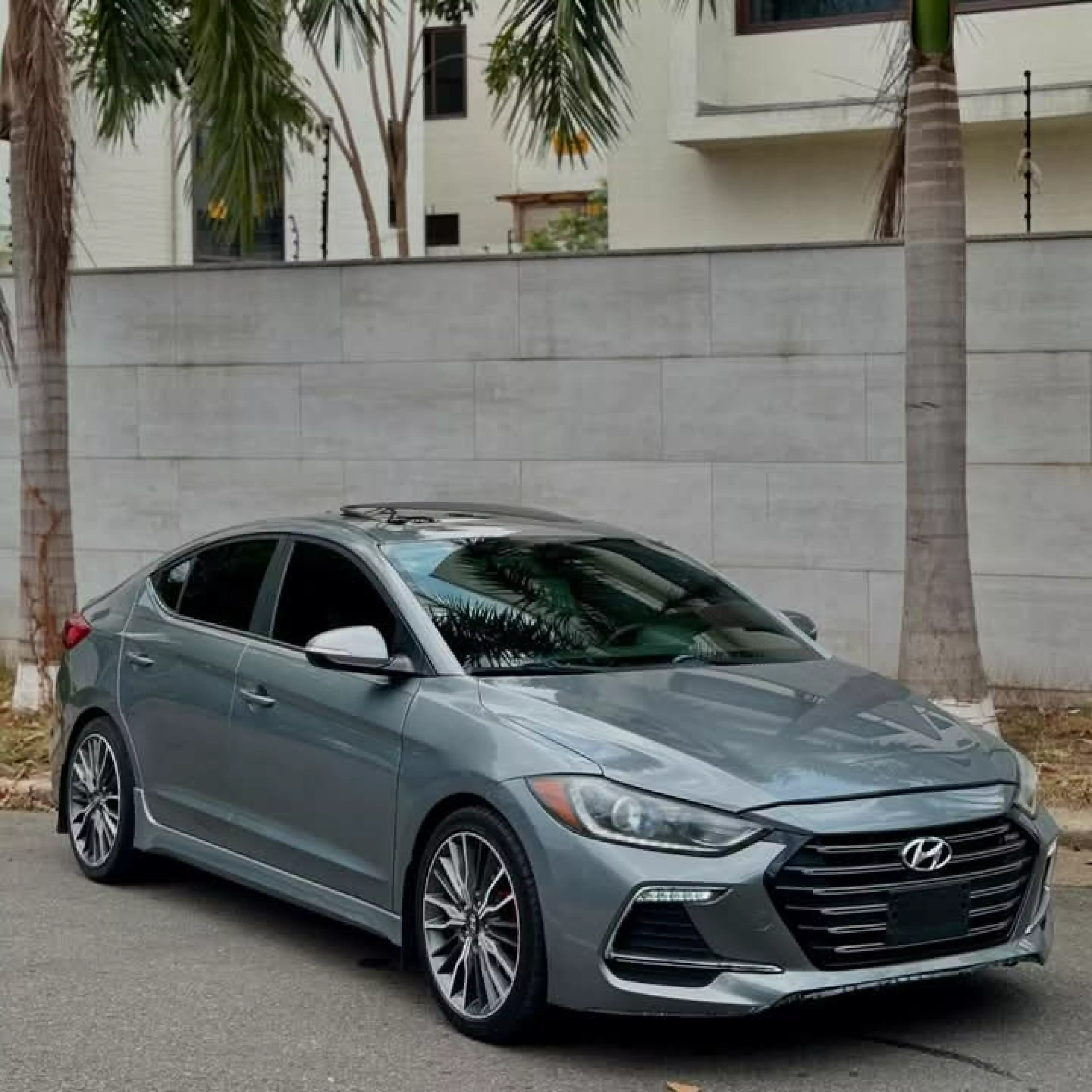 Hyundai Elantra - 2018