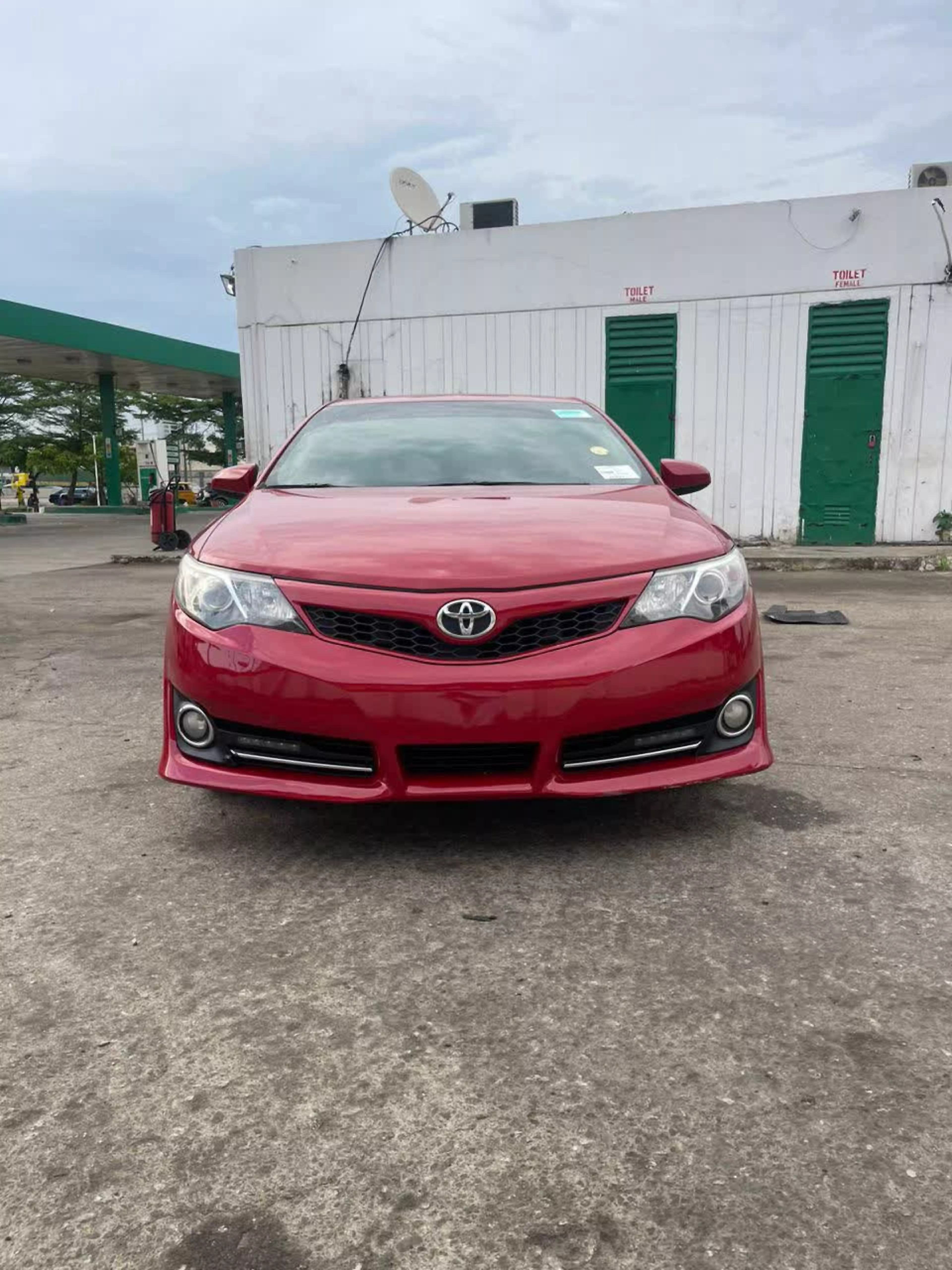 Toyota Camry  - 2014