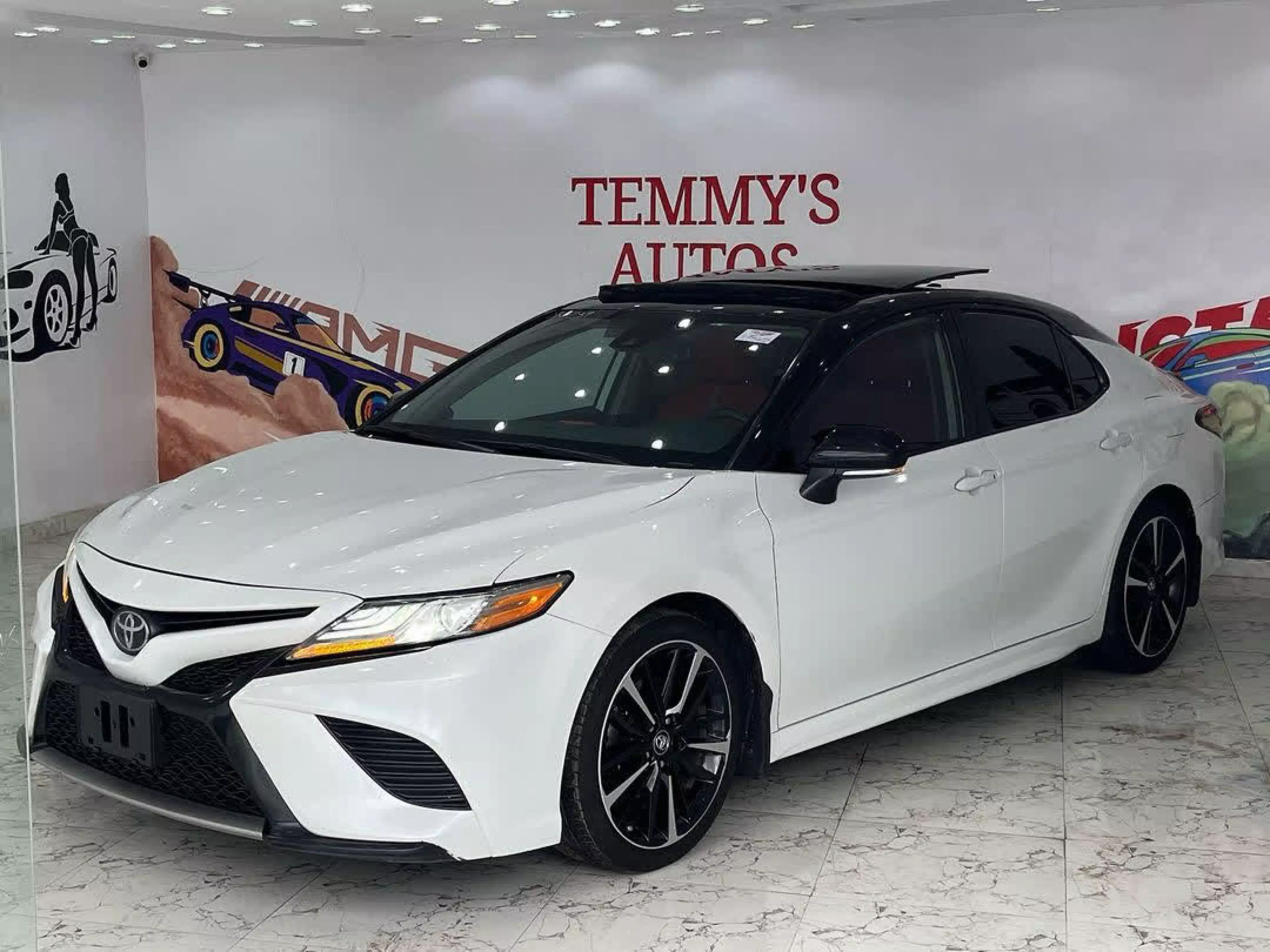 Toyota Camry - 2018