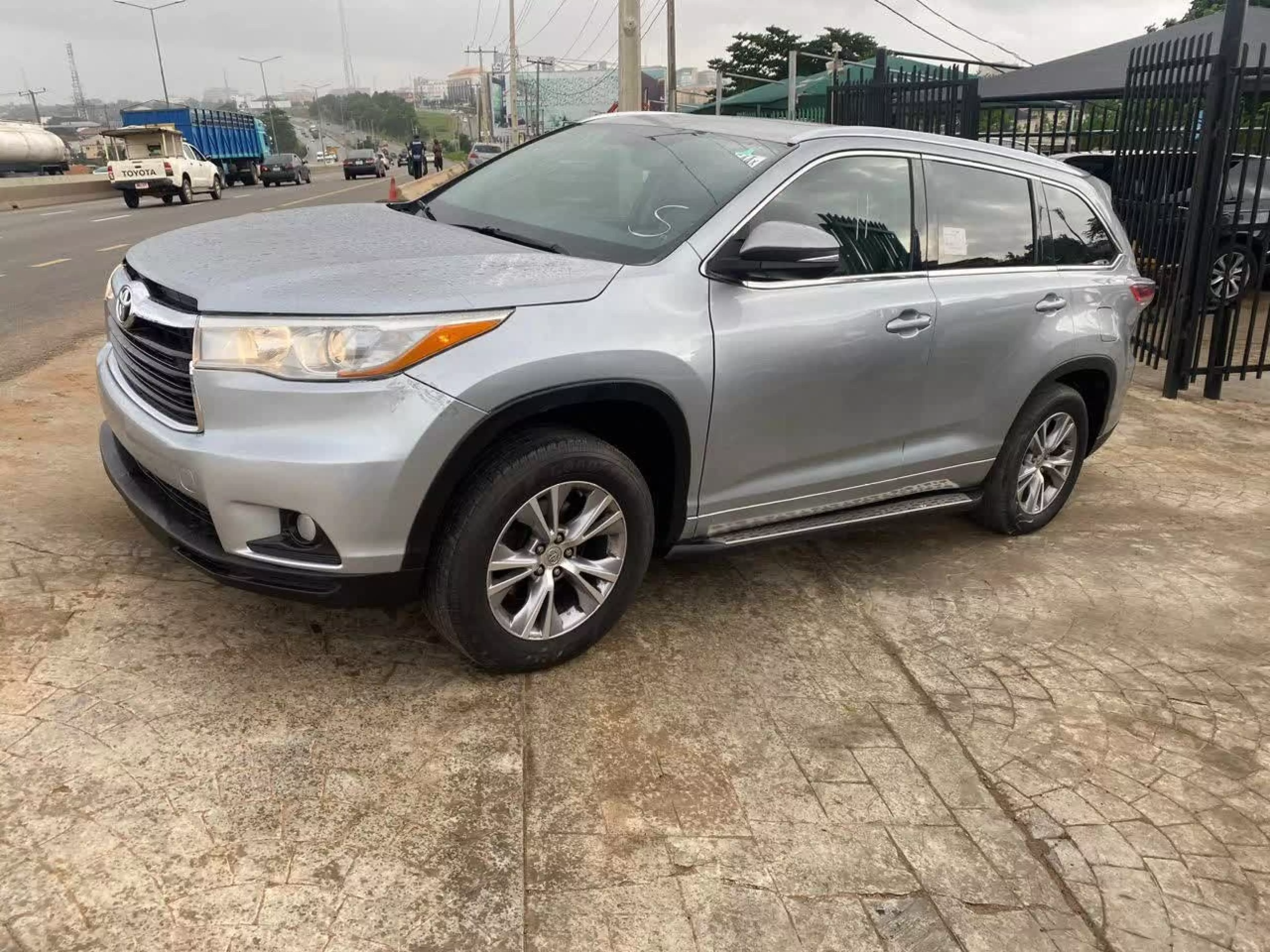 Toyota Highlander  - 2014