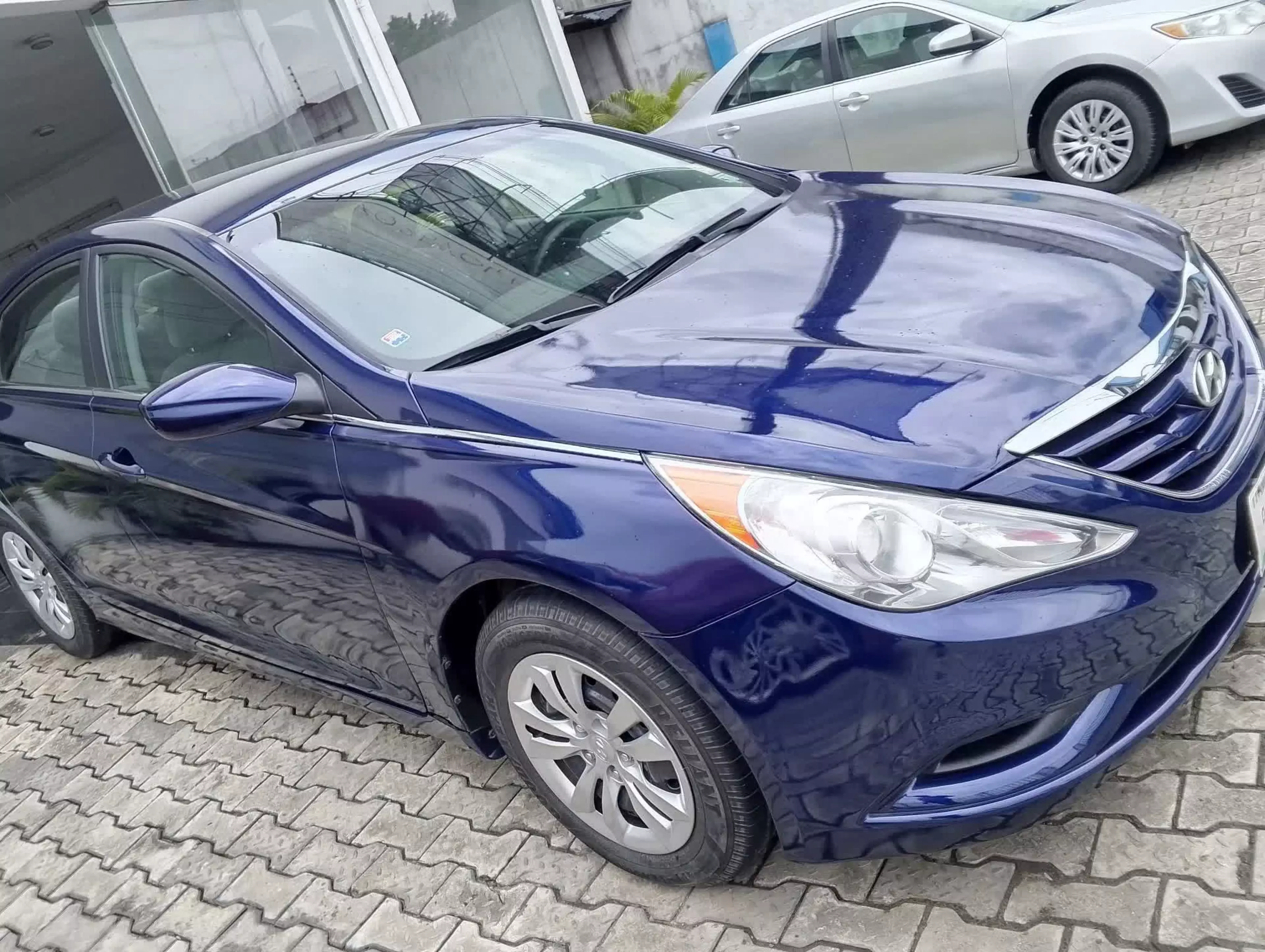 Hyundai Sonata - 2012