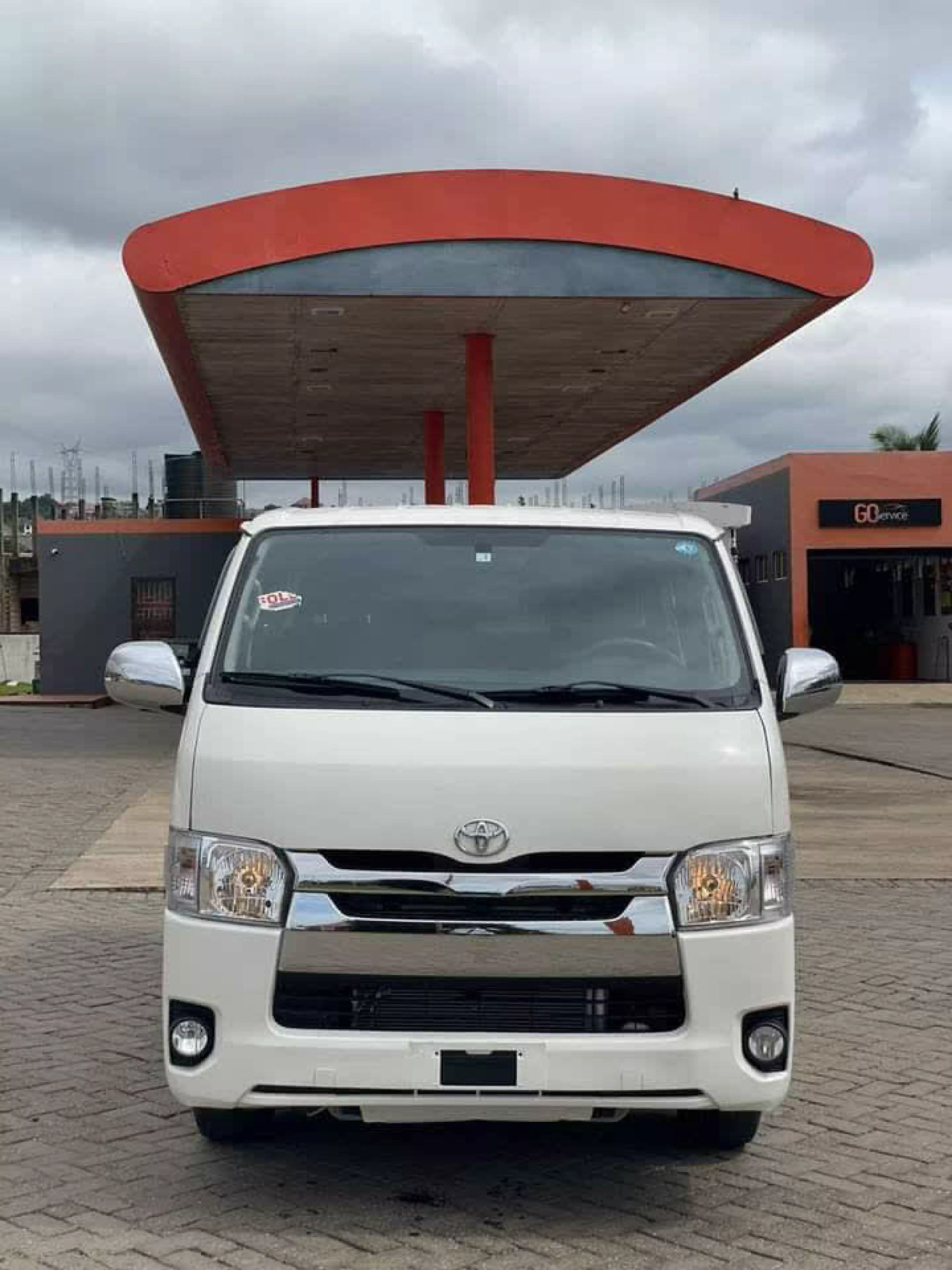 Toyota Hiace - 2015