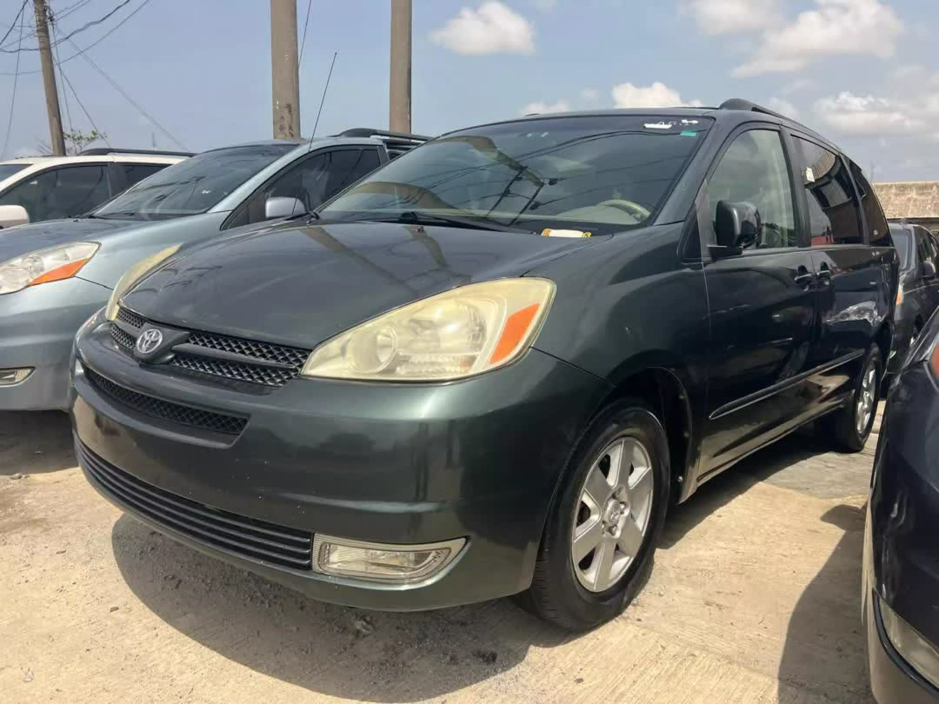 Toyota Sienna  - 2004