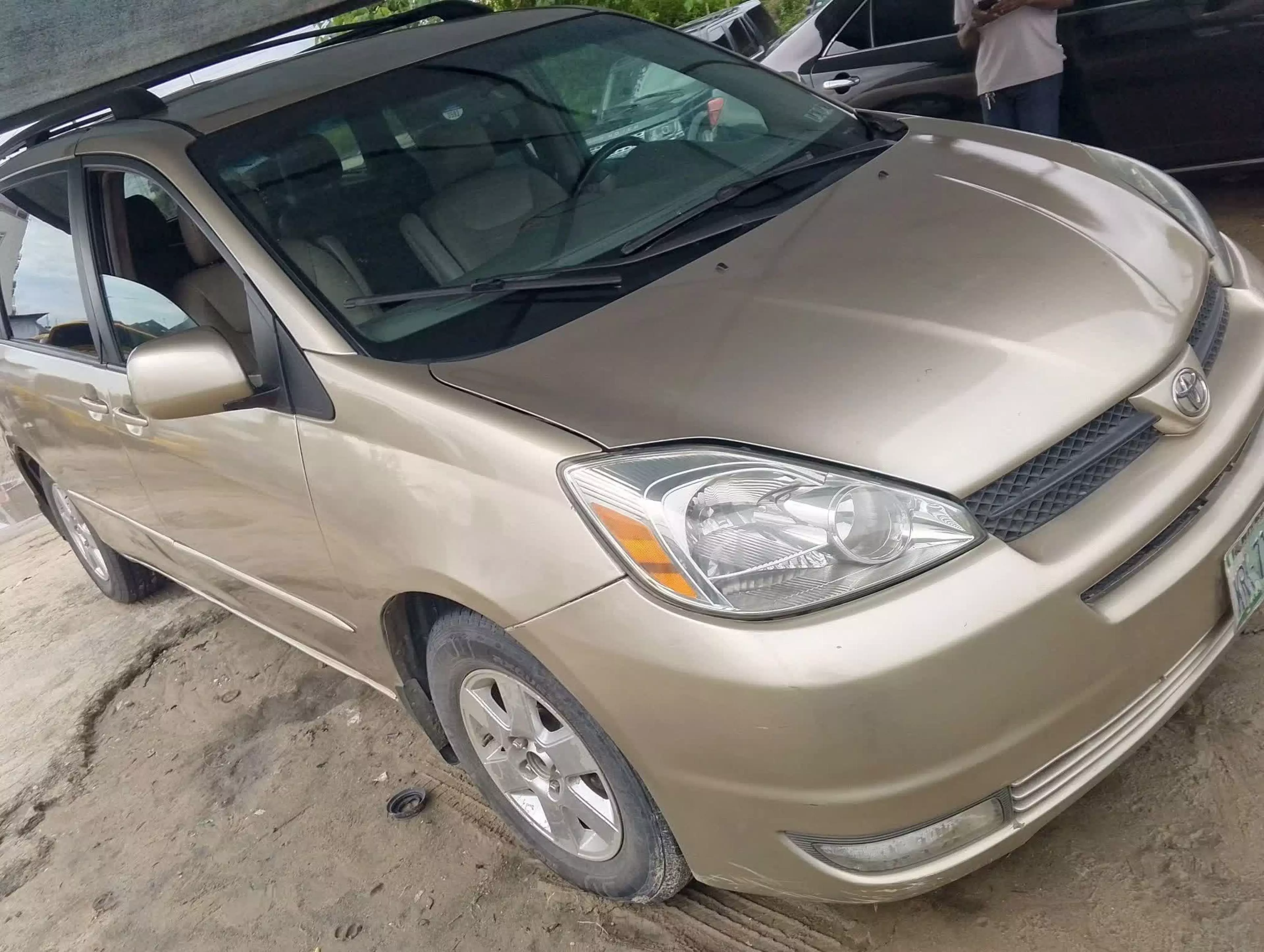 Toyota Sienna  - 2004