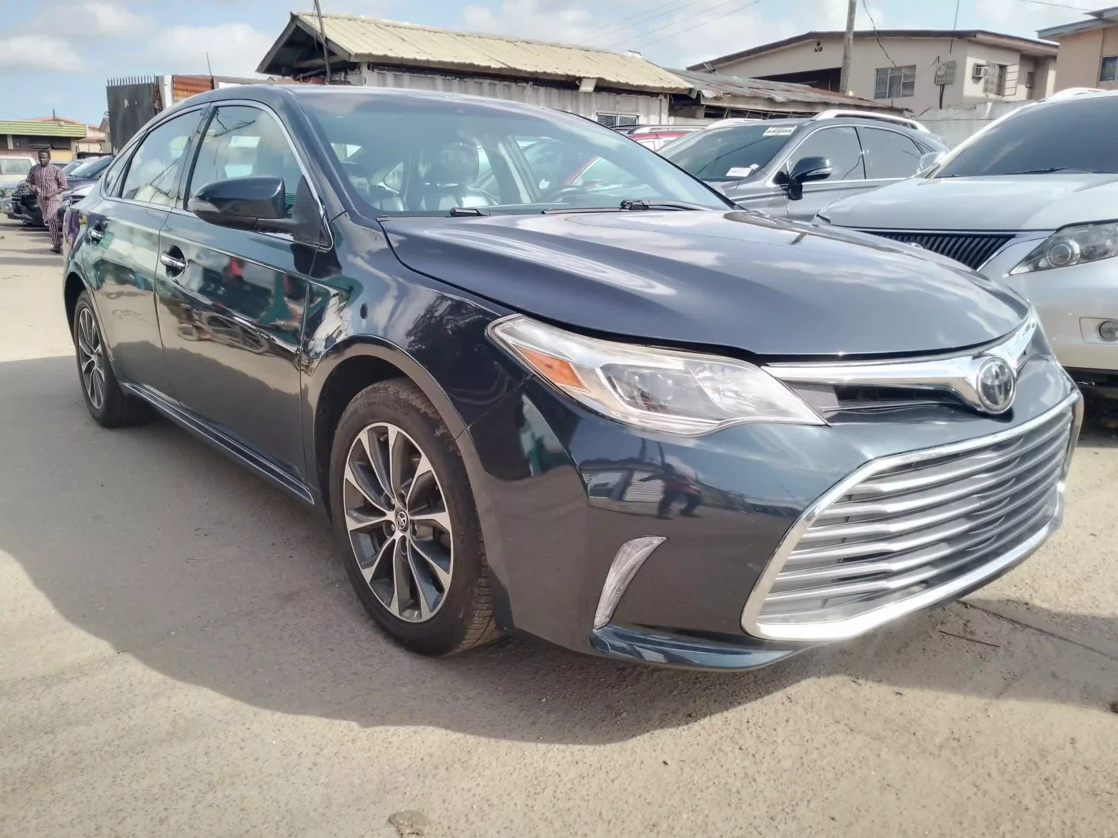 Toyota Avalon - 2016