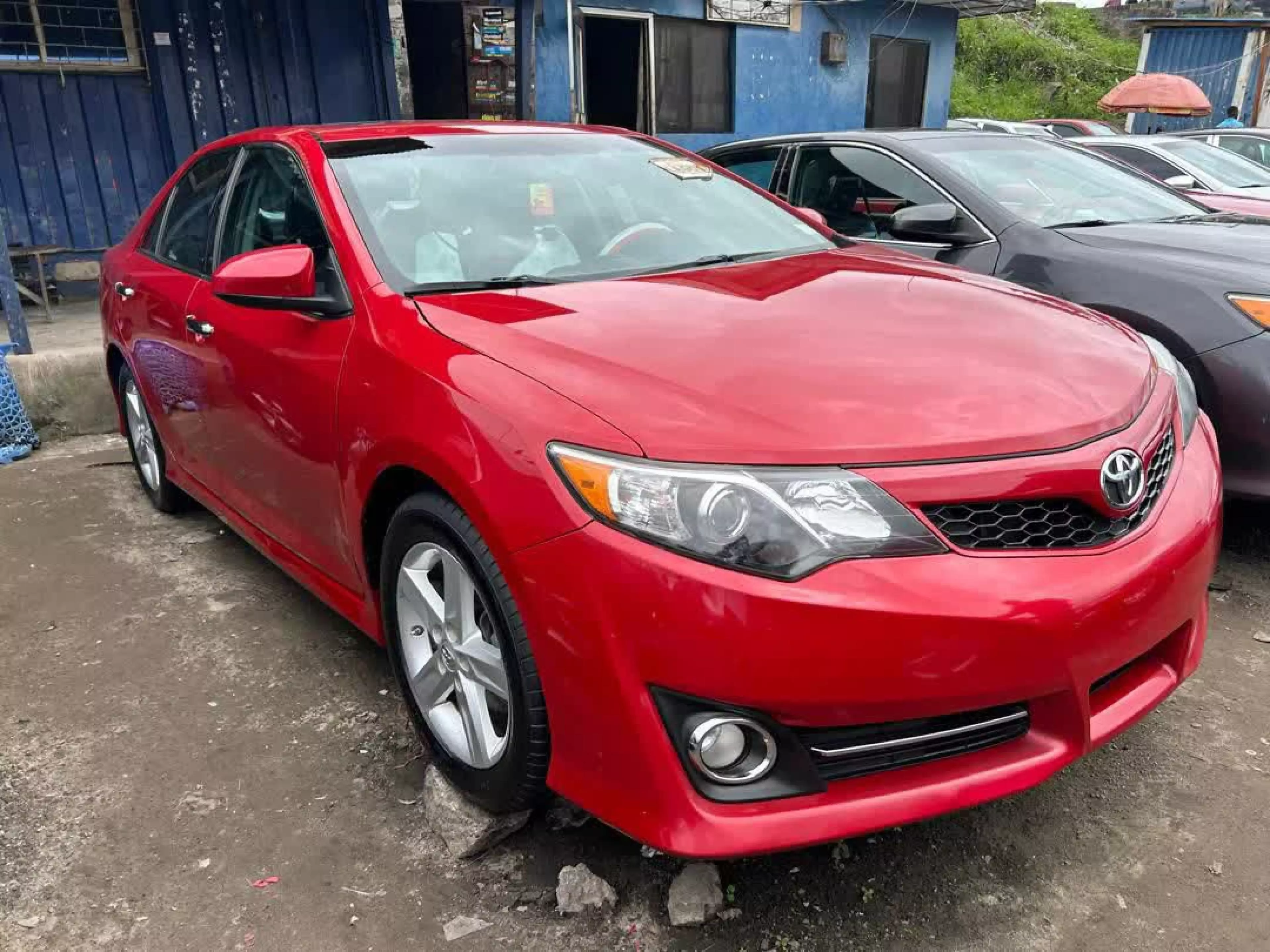 Toyota Camry  - 2012