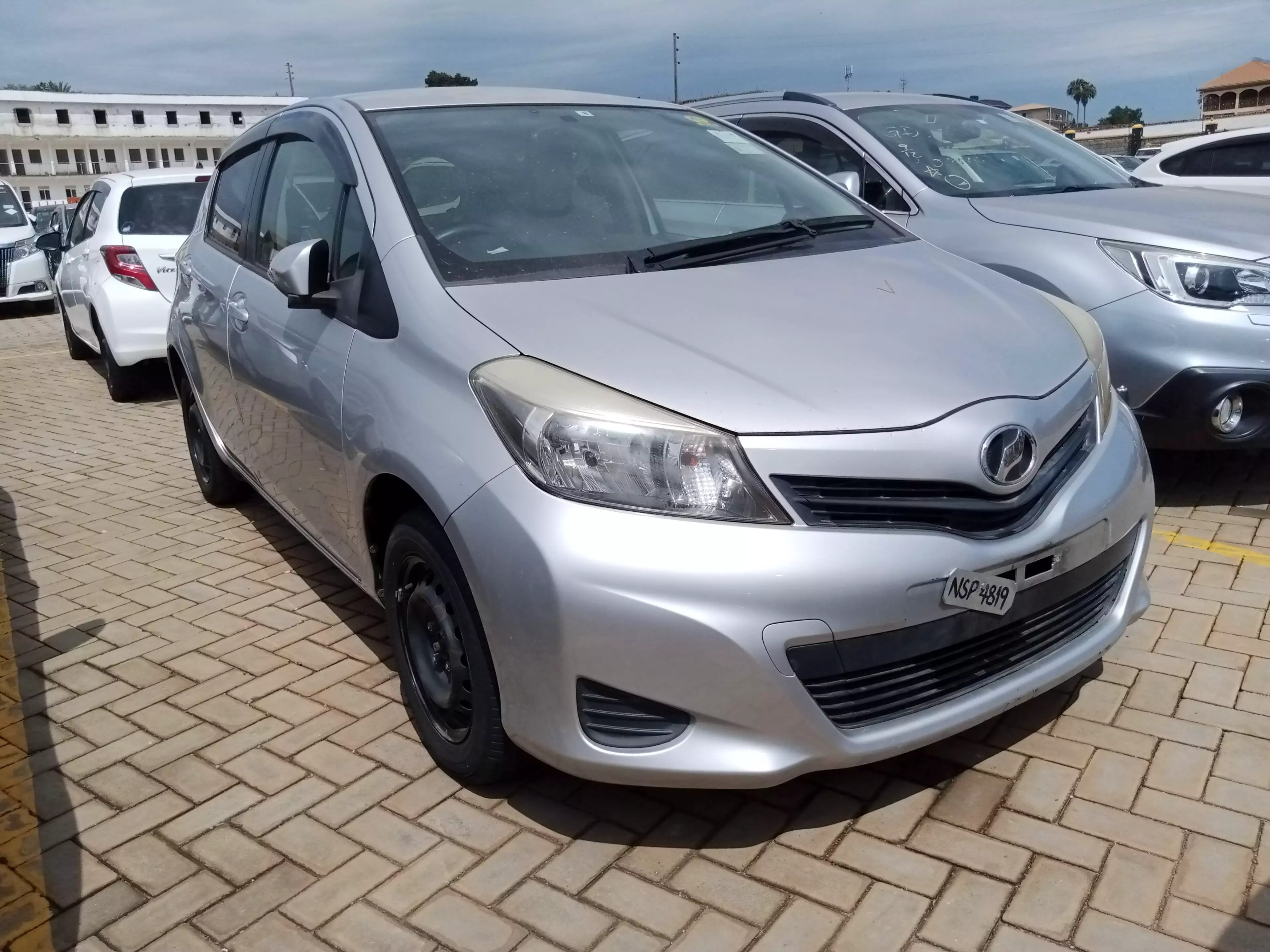 Toyota Vitz  - 2011