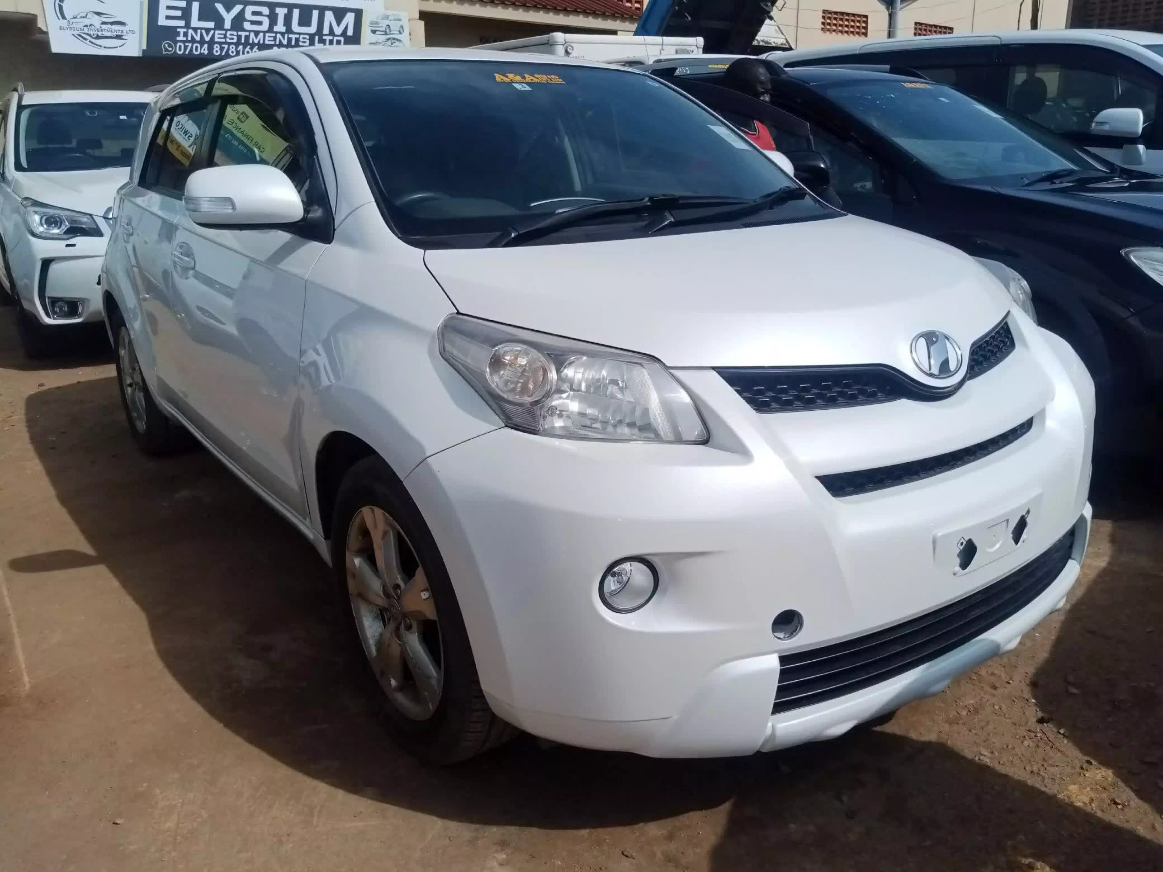 Toyota Ist   - 2011