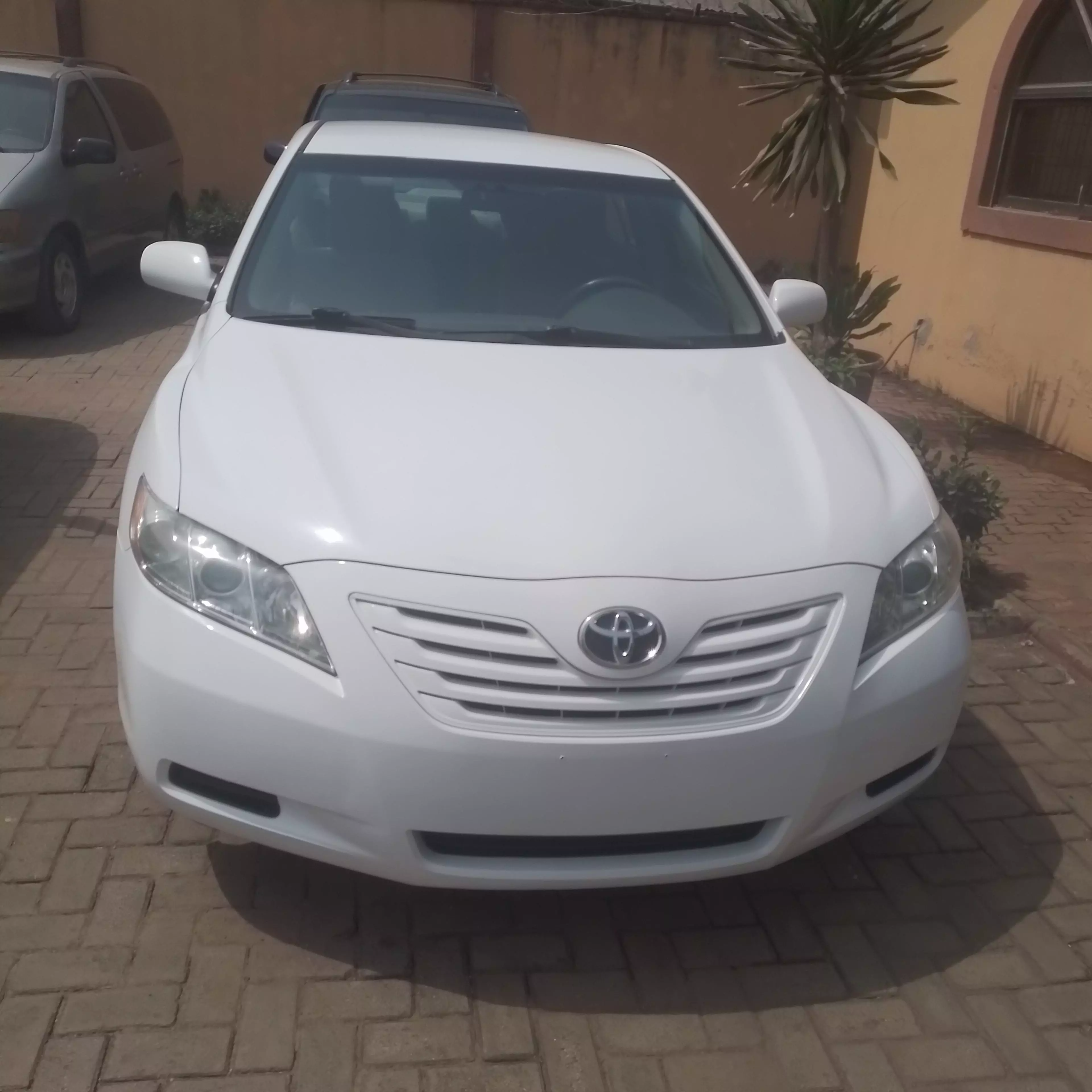 Toyota Camry - 2009