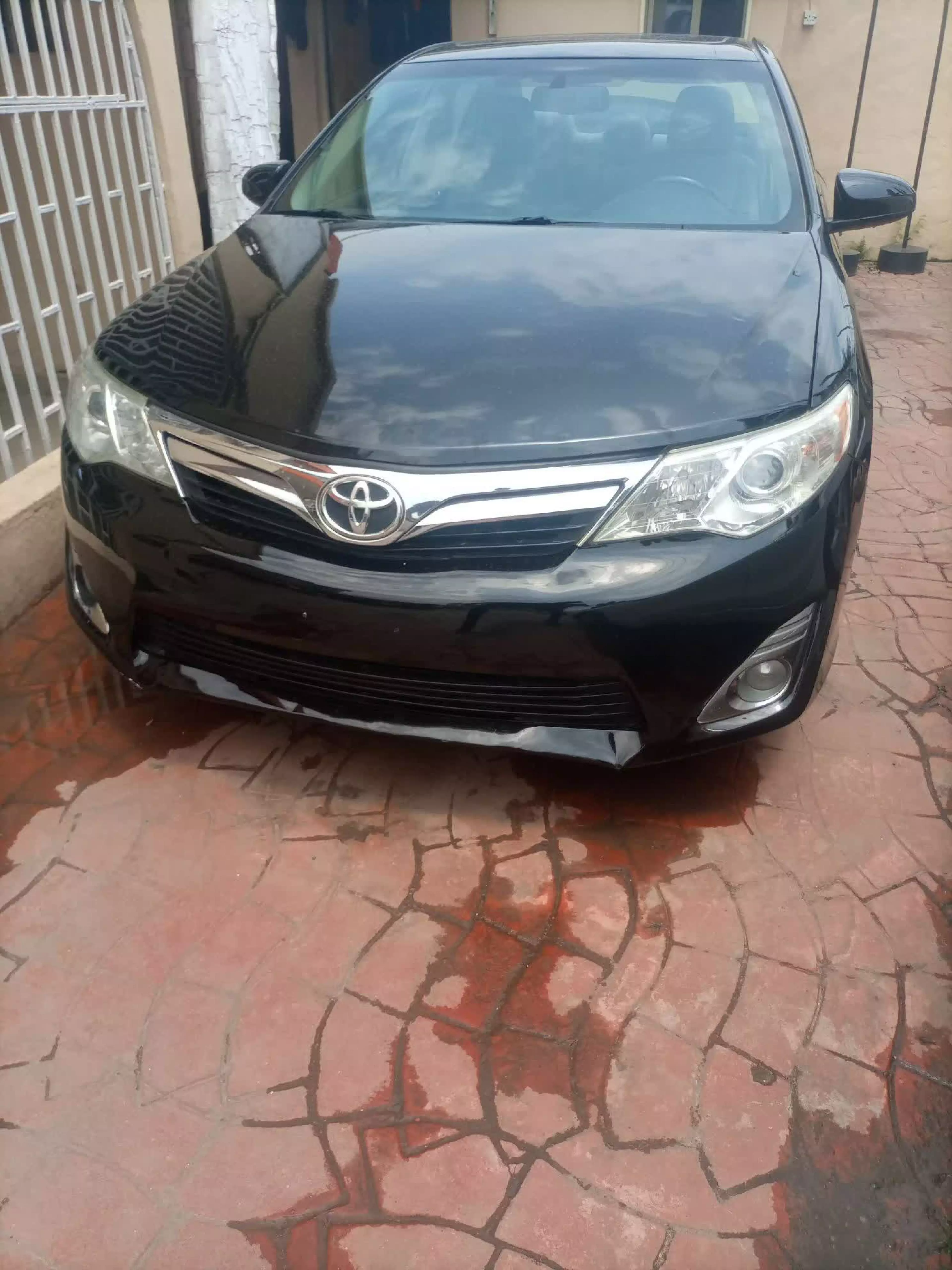 Toyota Camry  - 2012