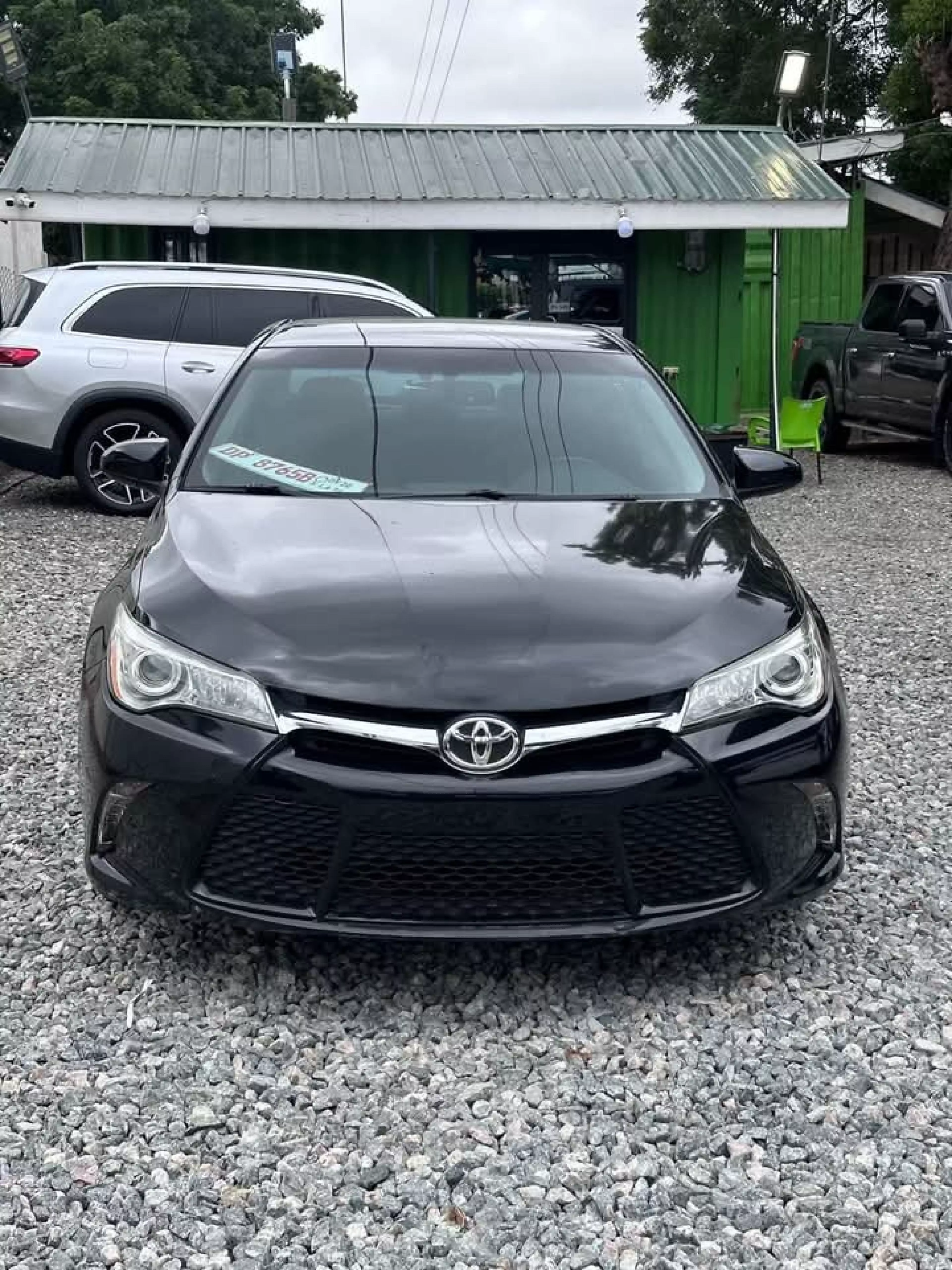 Toyota Camry - 2015