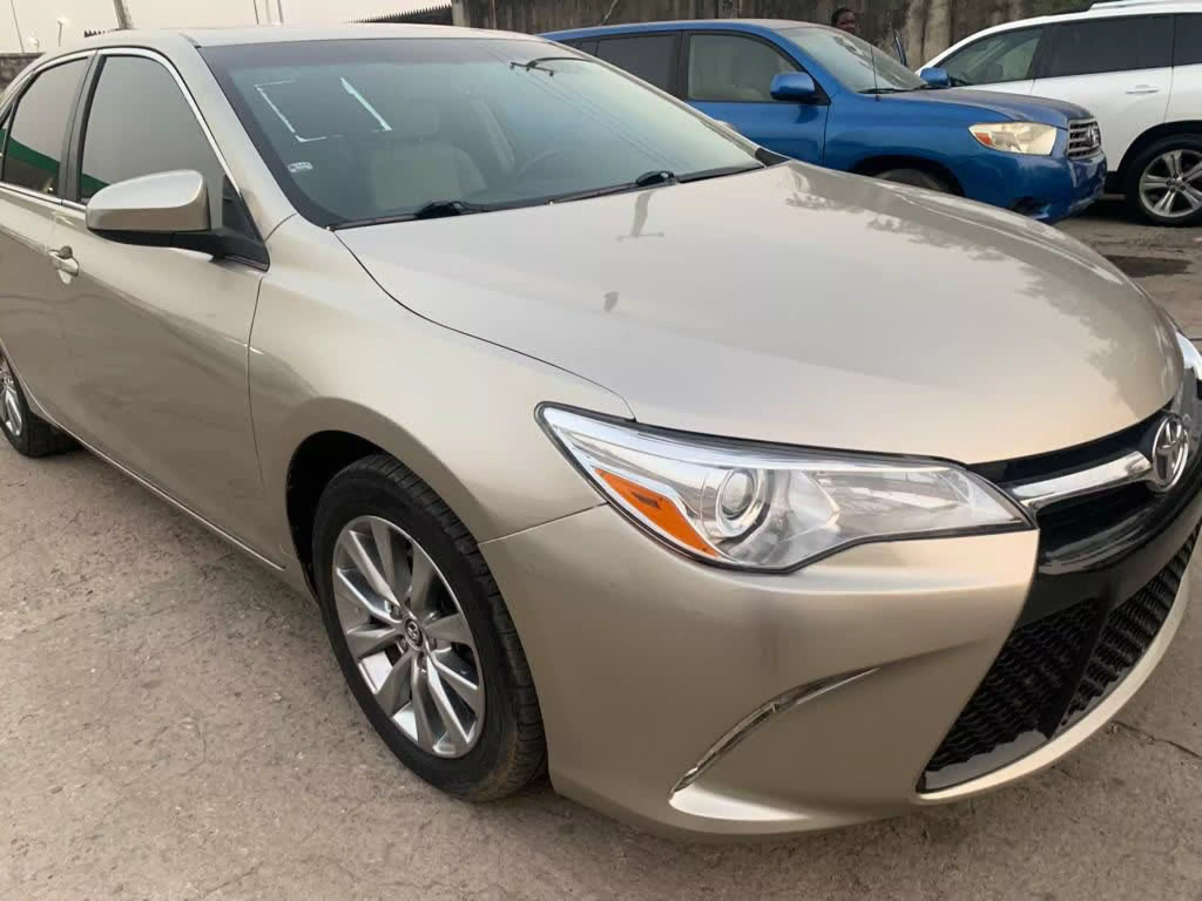 Toyota Camry - 2015