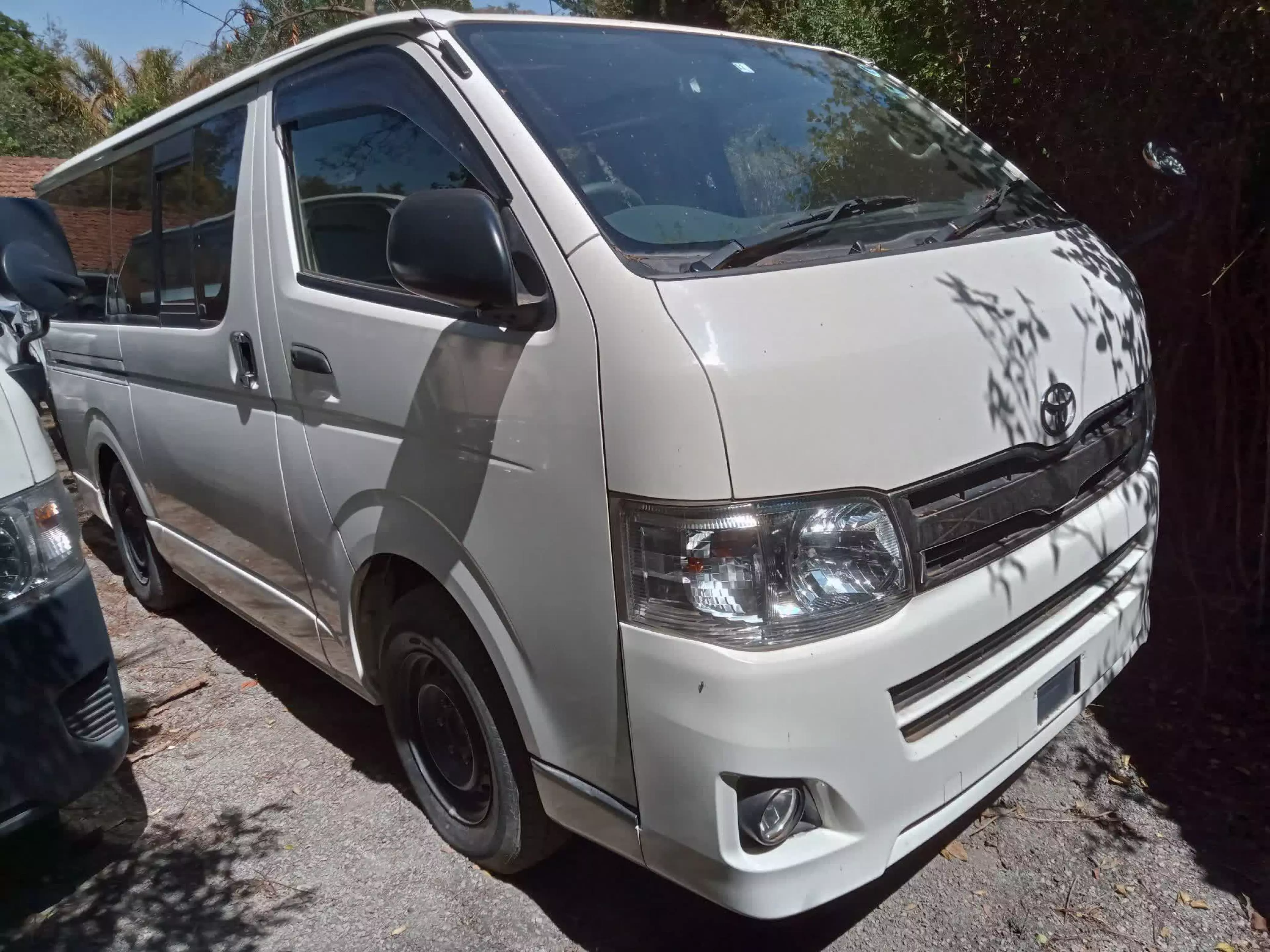 Toyota Hiace - 2014