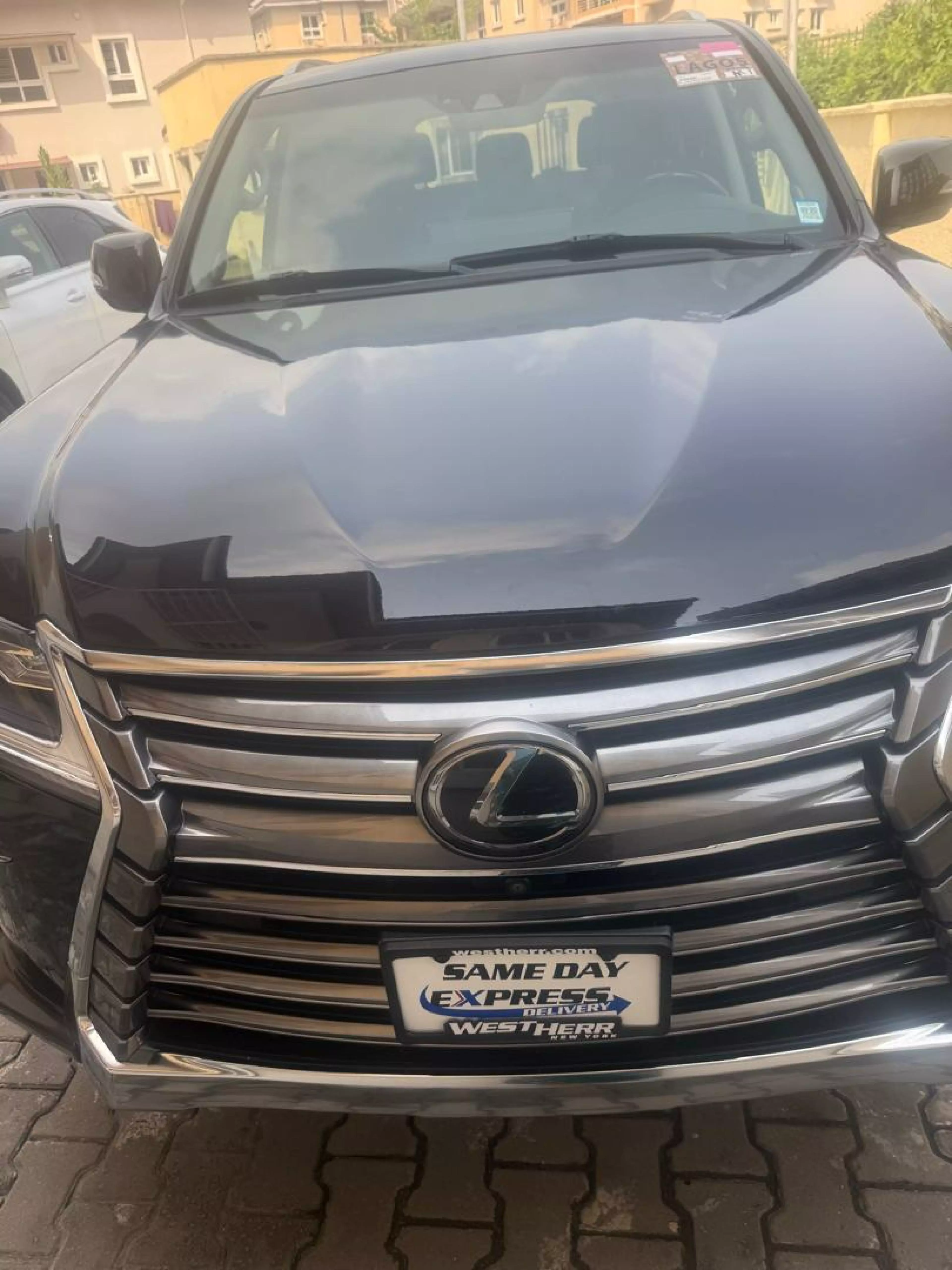 Lexus LX 570 - 2018